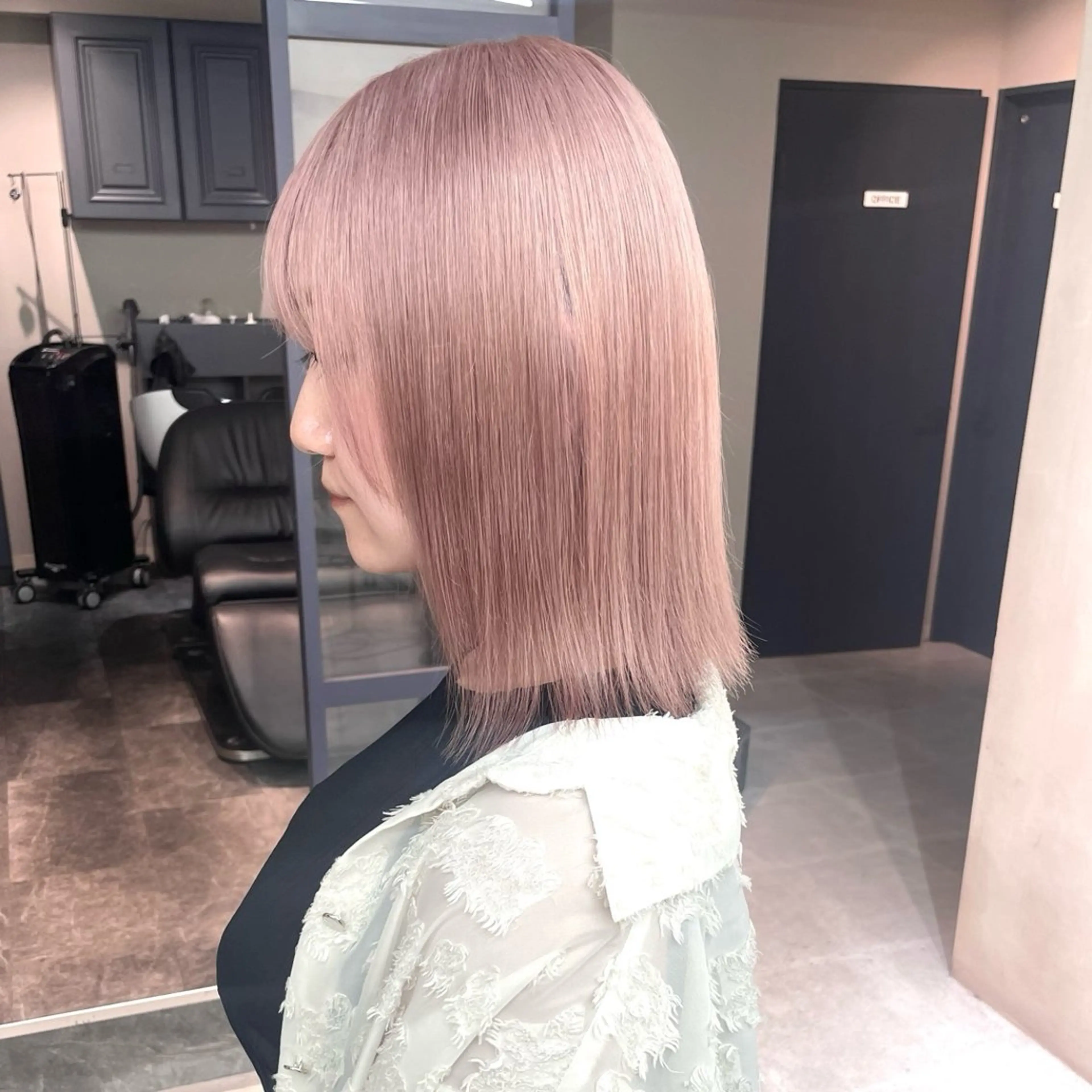 ミディアム カラー ヘアカラー トリートメント 奥山義進/ハイトーン /バレイヤージュのヘアスタイル