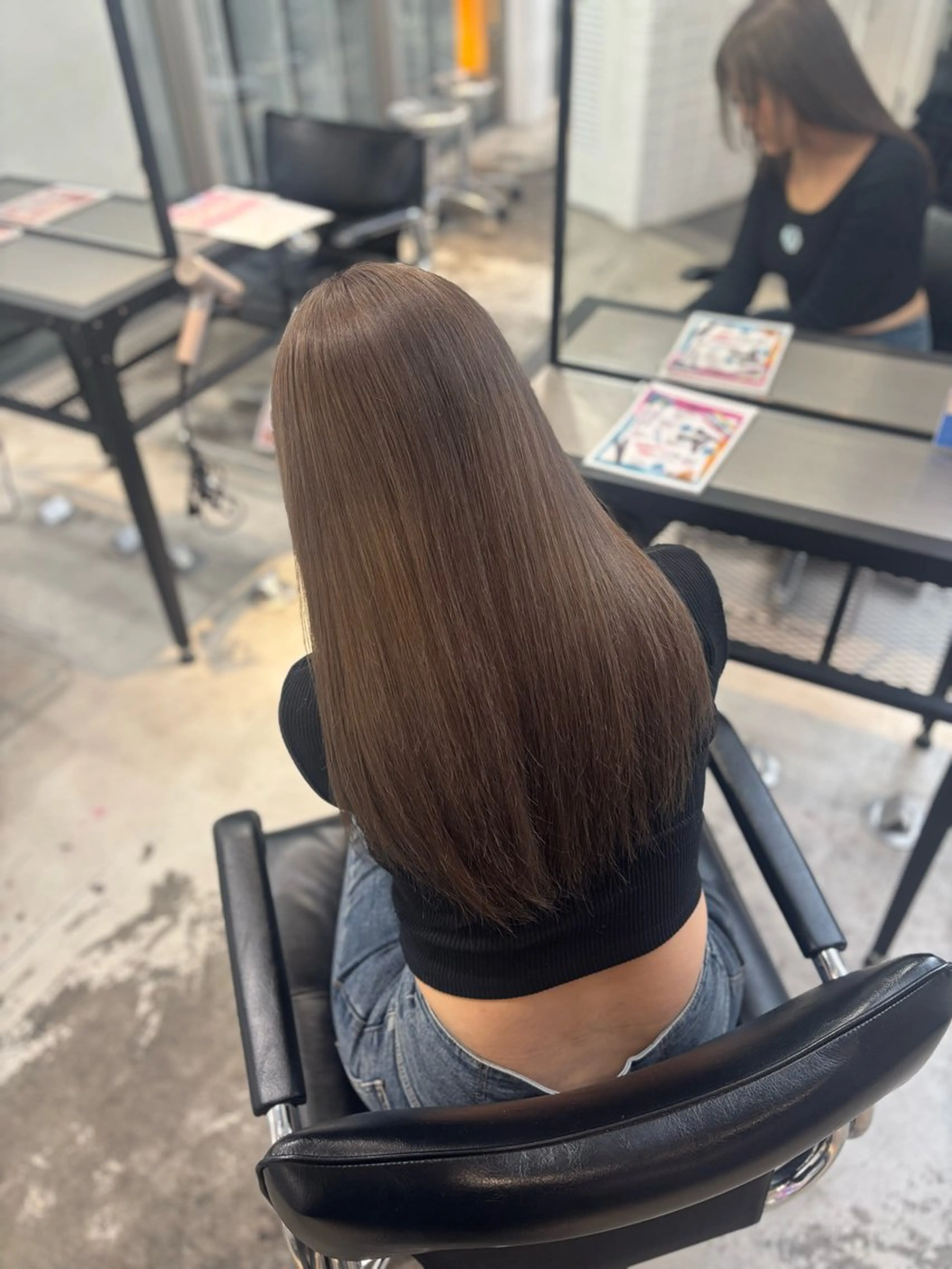 セミロング カラー グレージュ ヘアカラー 透明感 ハイトーン デザイン🎀💭のヘアスタイル