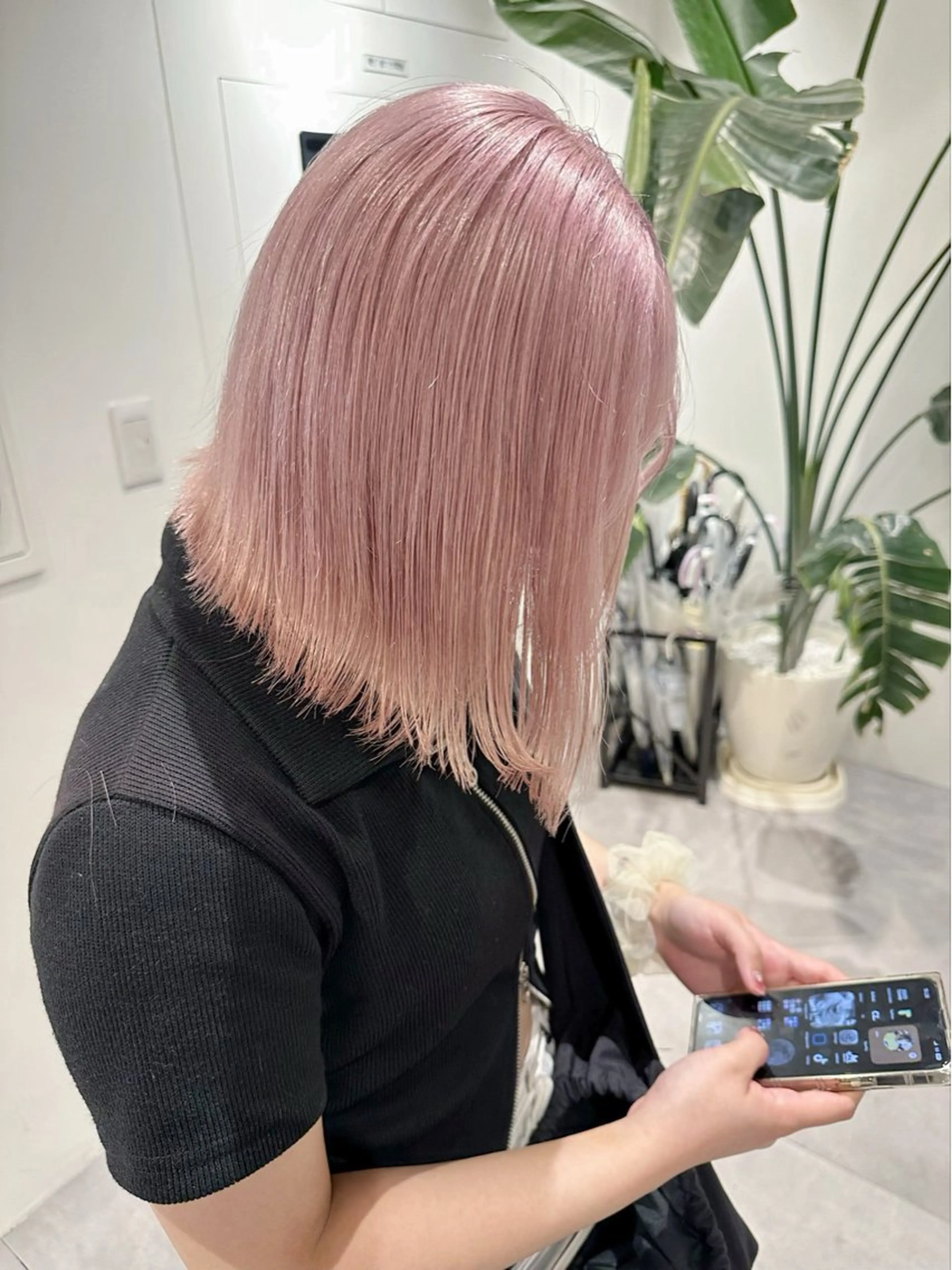 ミディアム カラー ベージュカラー ブリーチ ブロンド ケアブリーチ デザインカラー Beleza Shibuya所属・ヒロミ/ミルクティー /ブロンド/ピンクのヘアスタイル