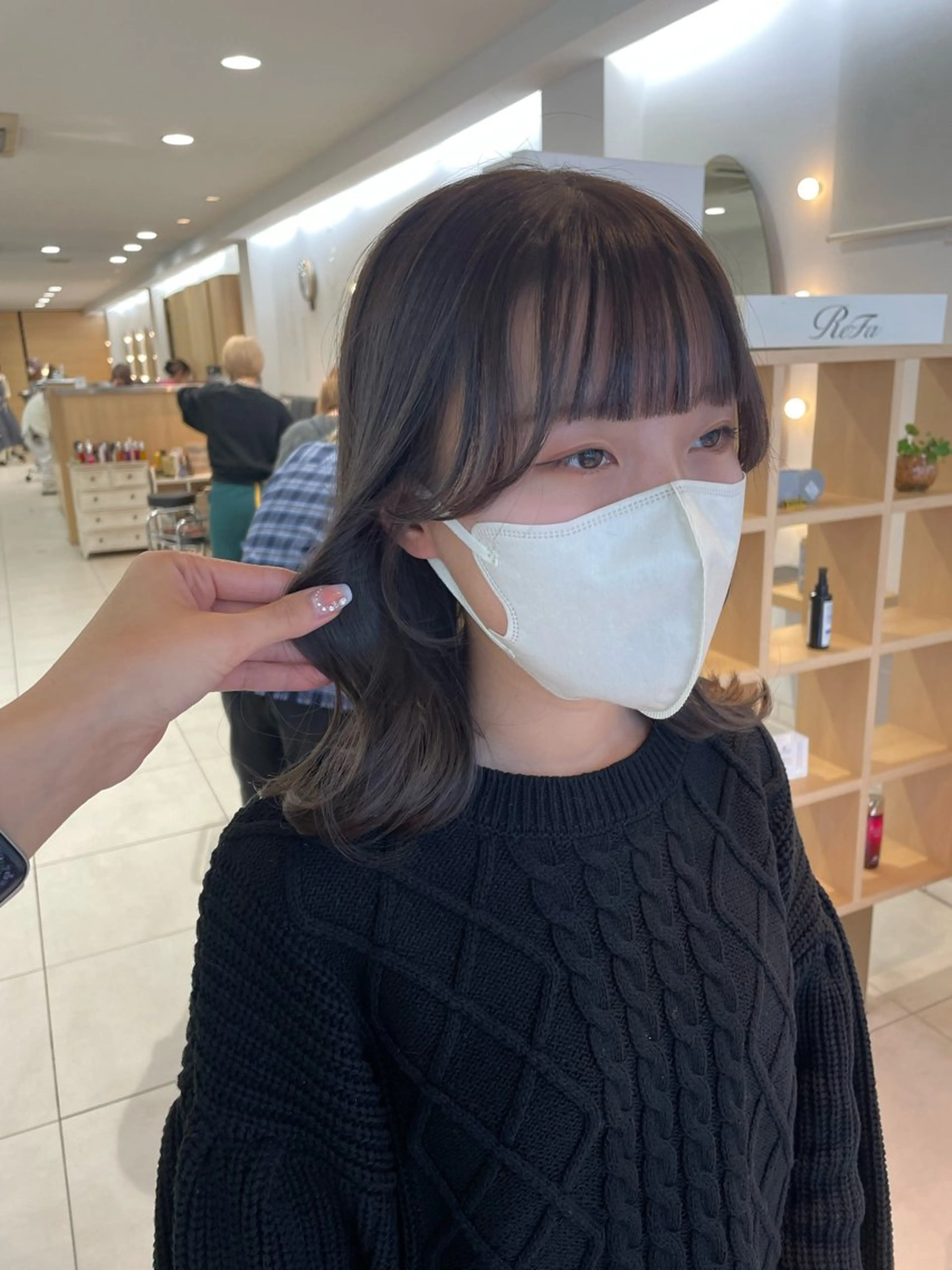 ミディアム 顔まわりレイヤー 姫カット 韓国風ヘア レイヤーカット ワンホンヘア カット ヘアカラー トリートメント nuu 栄所属・🧸SAKI🎀 韓国レイヤーのヘアスタイル