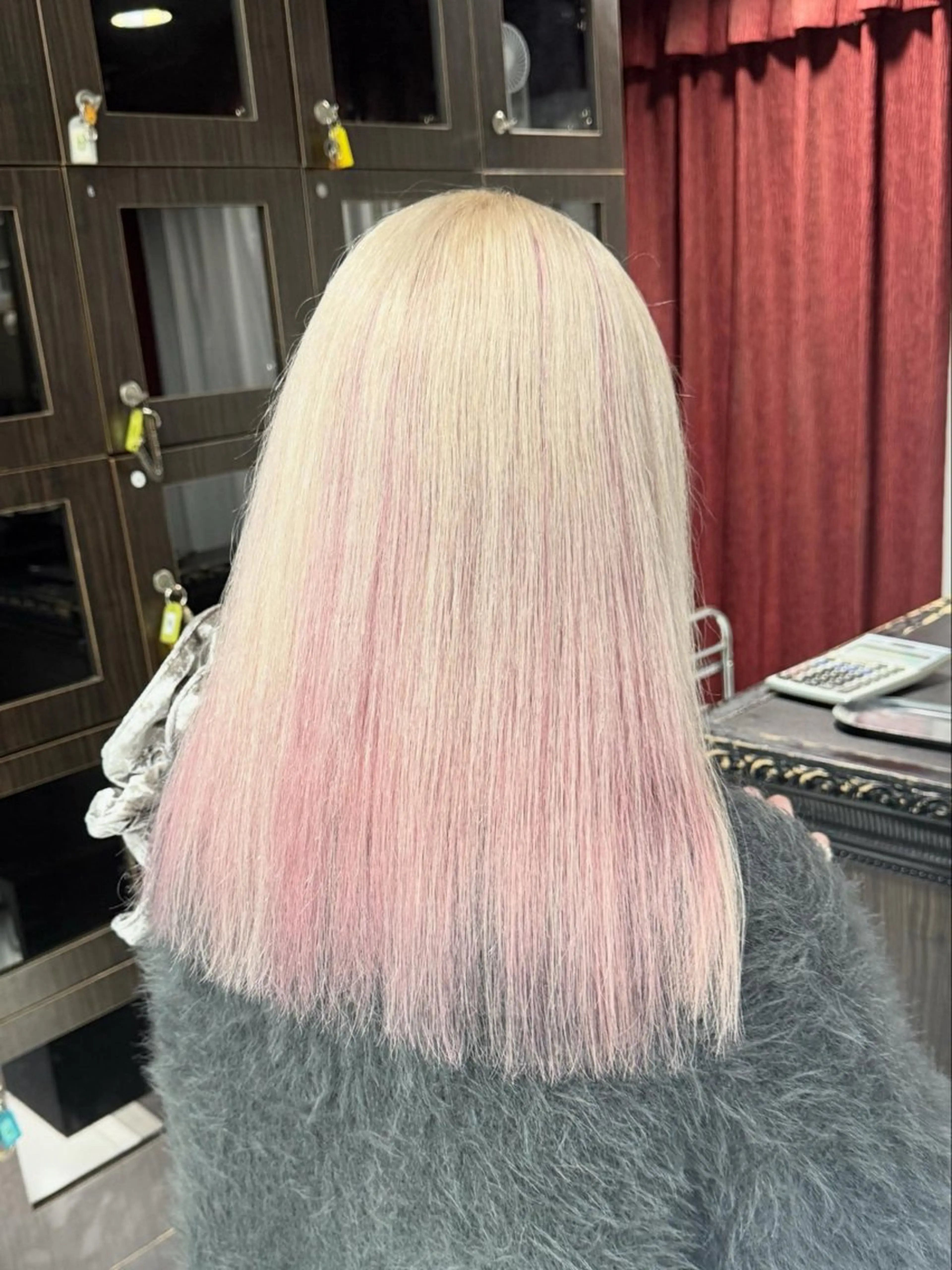 ミディアム ブリーチ・カットモデ ル🎀serenaのヘアスタイル