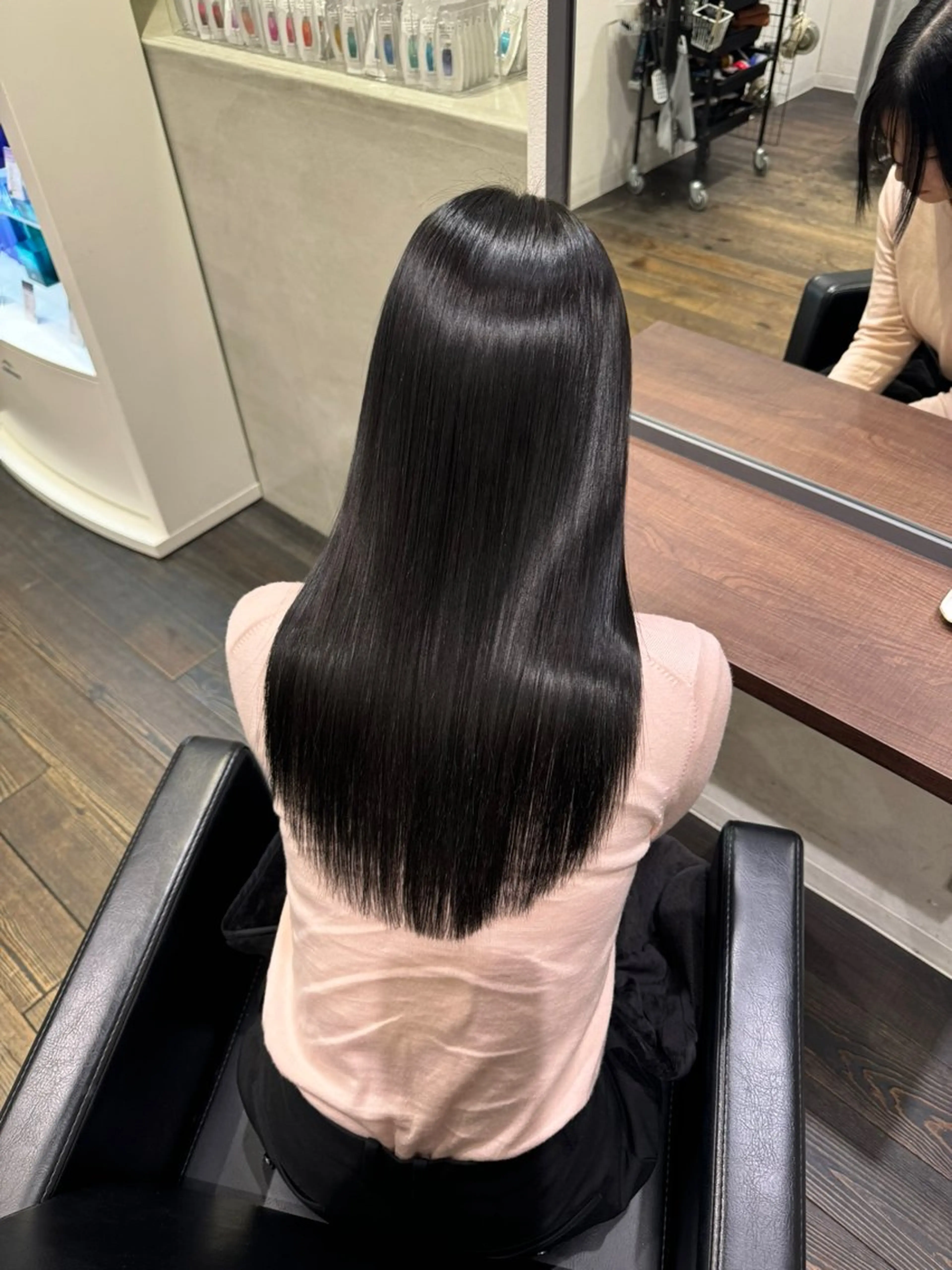 セミロング カット 縮毛矯正 トリートメント 指名支持率NO.1 スタイリストのヘアスタイル