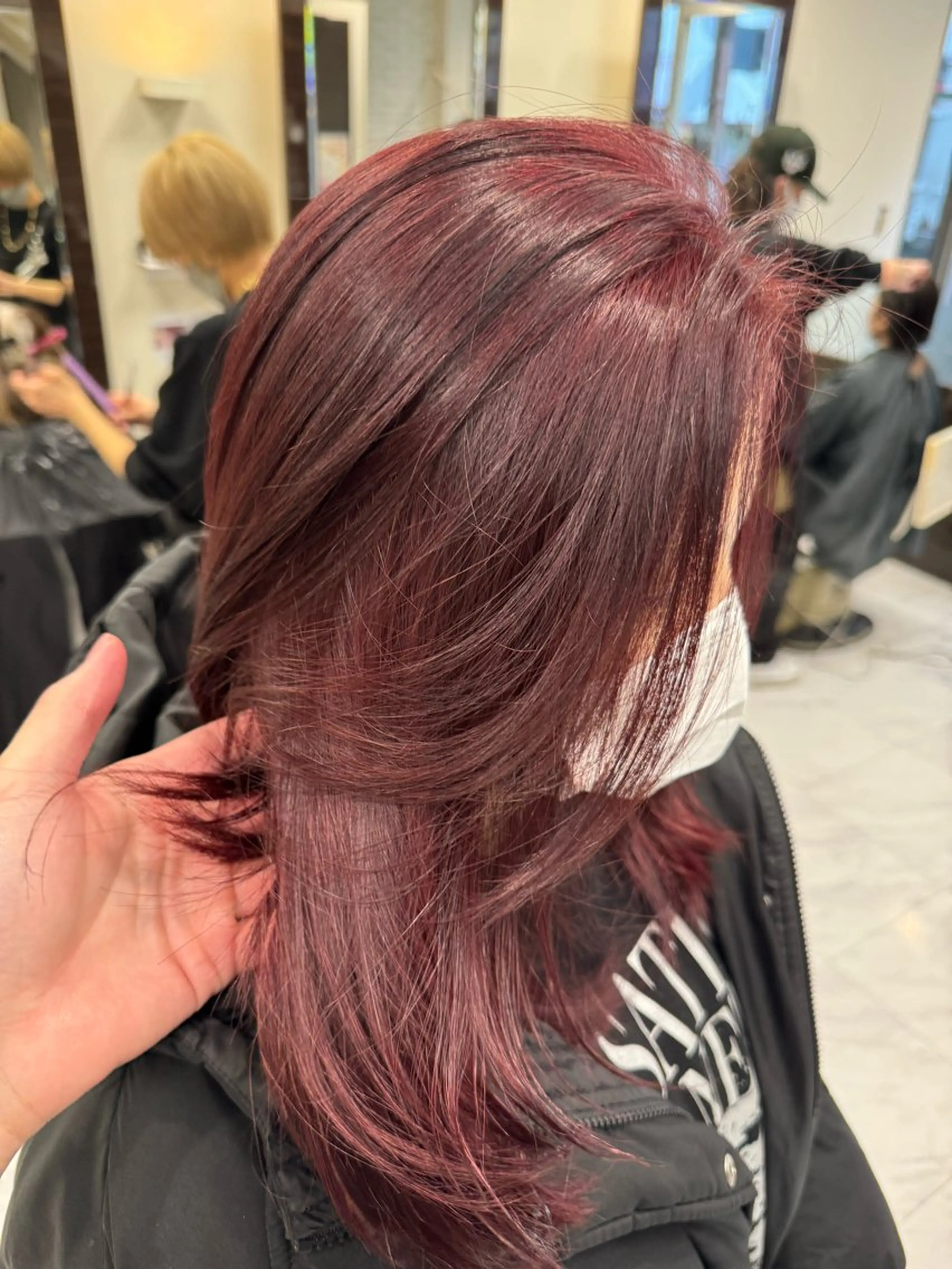 セミロング カラー ヘアアレンジ 切りっぱなしボブ ブリーチ デザインカラー ダブルカラー グラデーションカラー 目黒 碧人のヘアスタイル