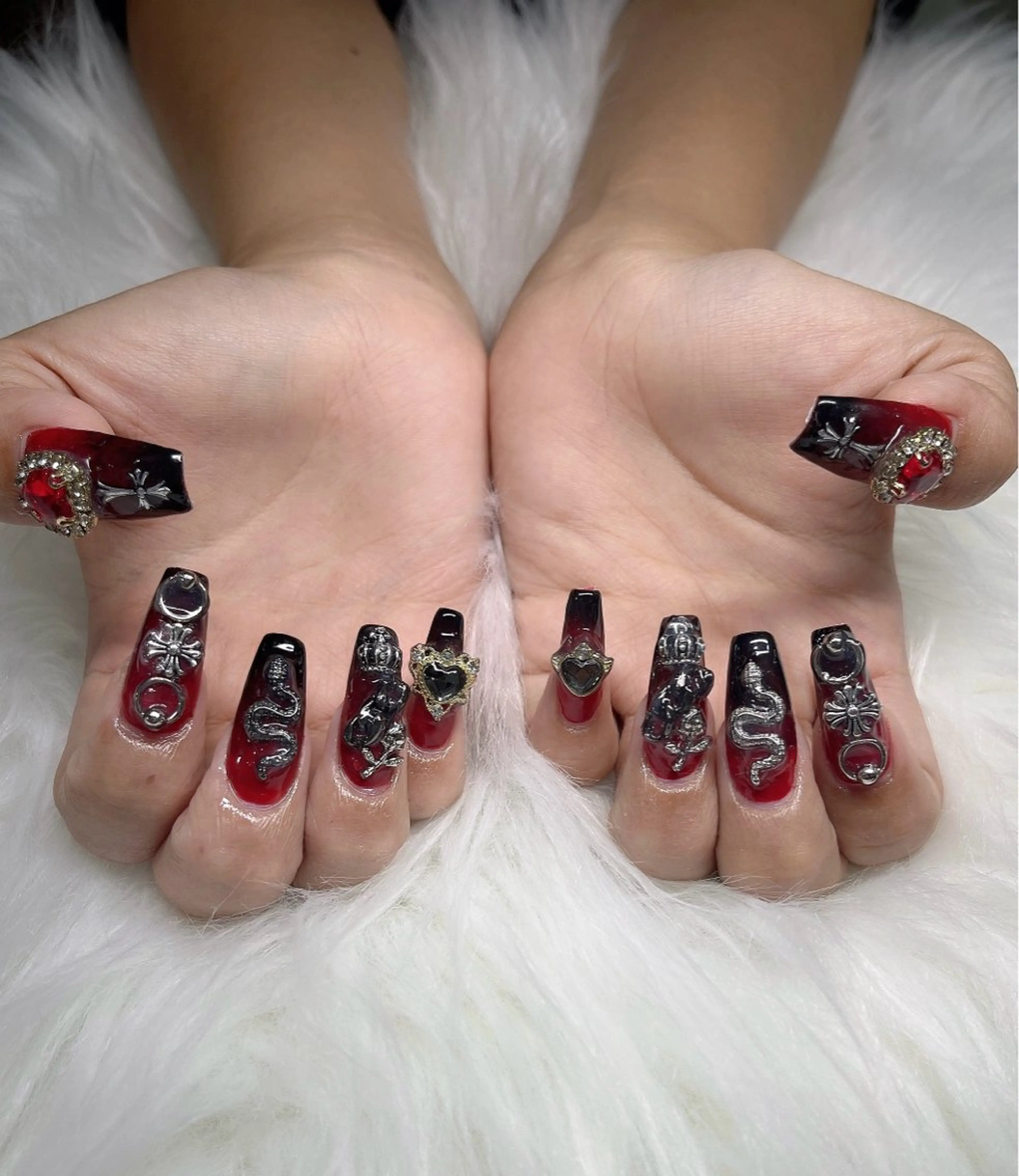 ネイル ハンドネイル YOLO NAILのネイルデザイン