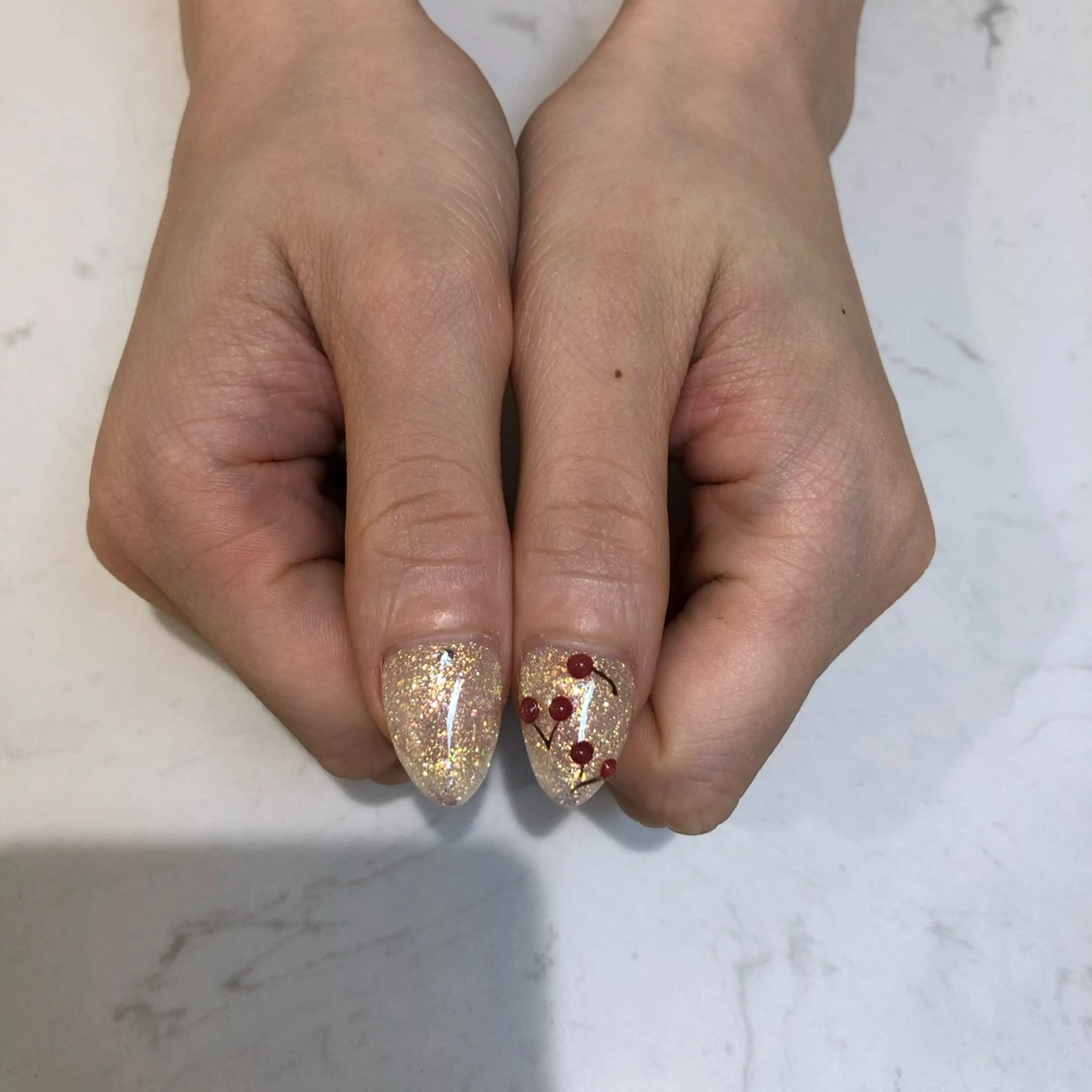 ネイル Raviy  新宿店所属・わたなべ あやかのネイルデザイン