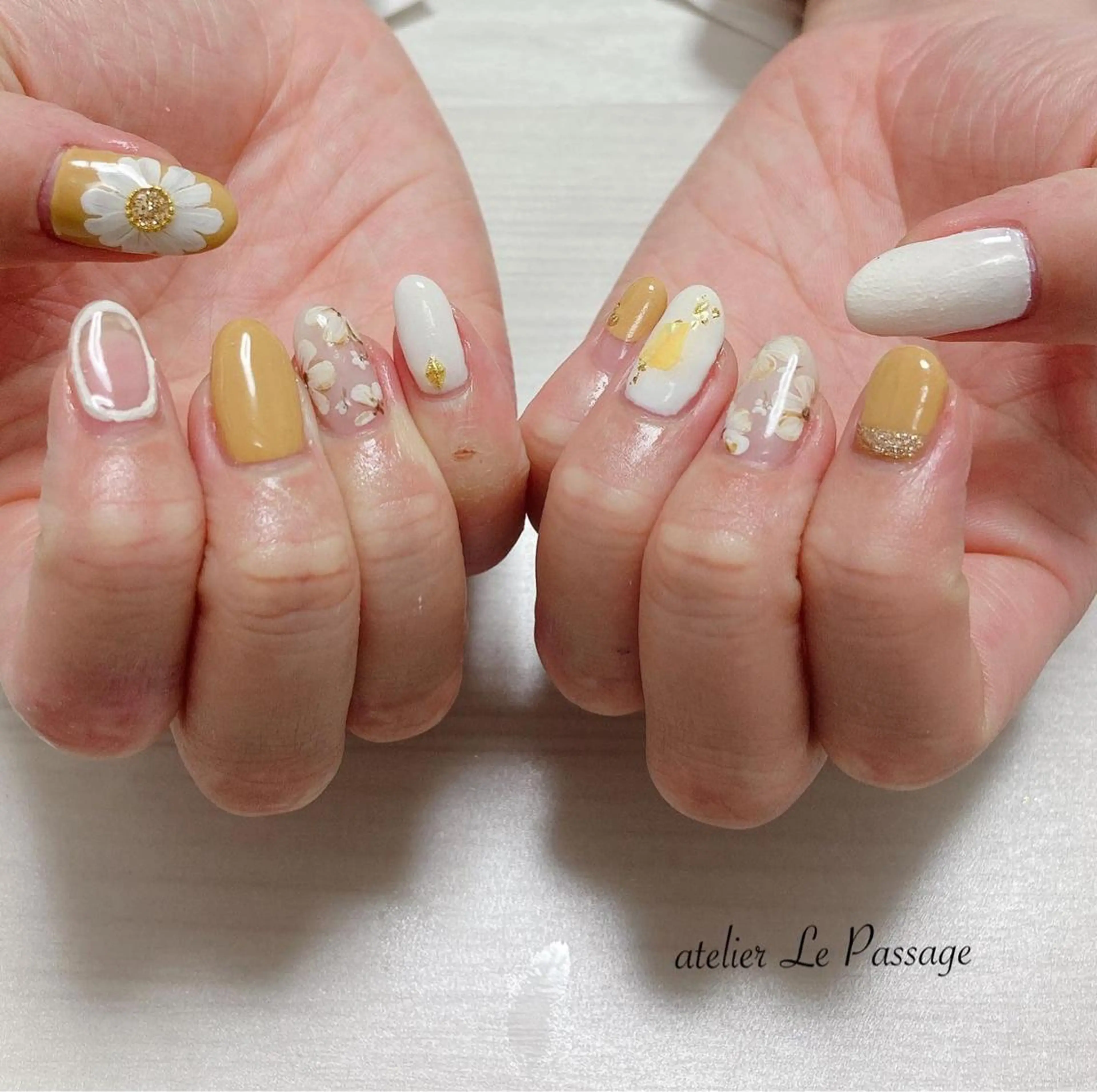 ネイル フラワーネイル ジェルネイル キラキラネイル ニュアンスネイル オフィスネイル Atelier Le Passage所属・h nakatsukaのネイルデザイン