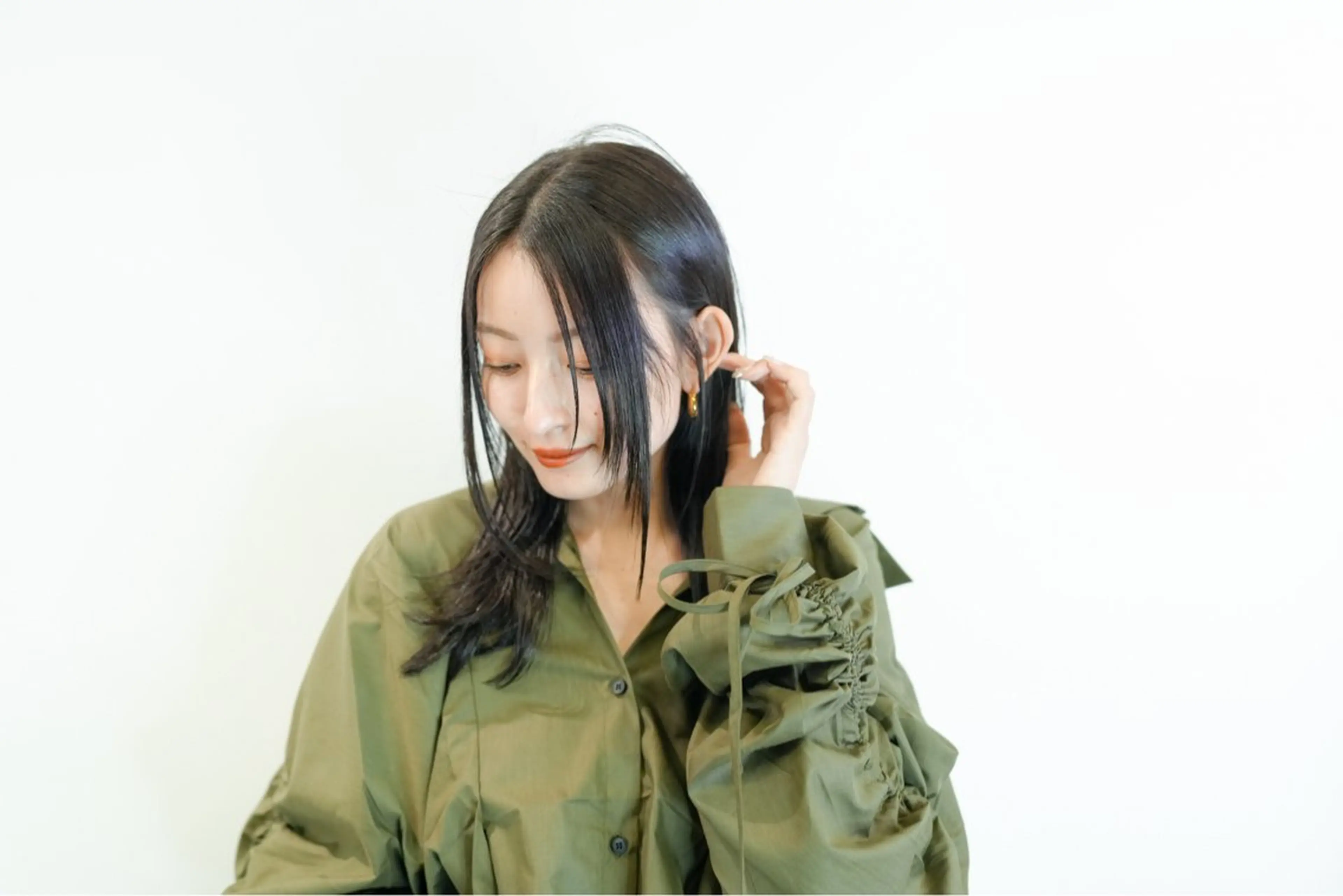セミロング カラー アディクシーカラー バレイヤージュ ブリーチ デザインカラー ダブルカラー カット ヘアカラー トリートメント レイヤーカット nude ヘア大和のヘアスタイル