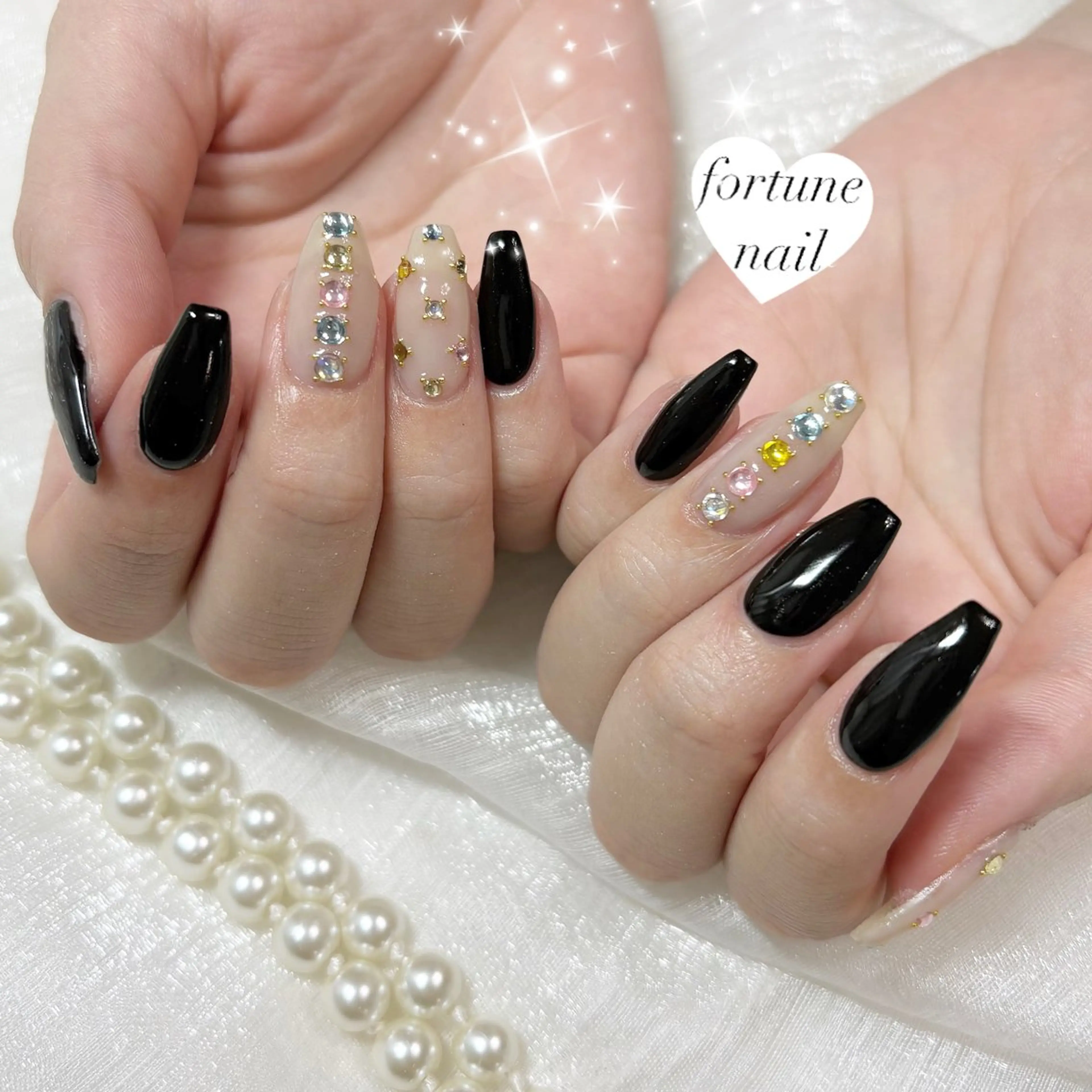 ネイル ストーンネイル ワンホンネイル 冬ネイル 💎saori 💎のネイルデザイン