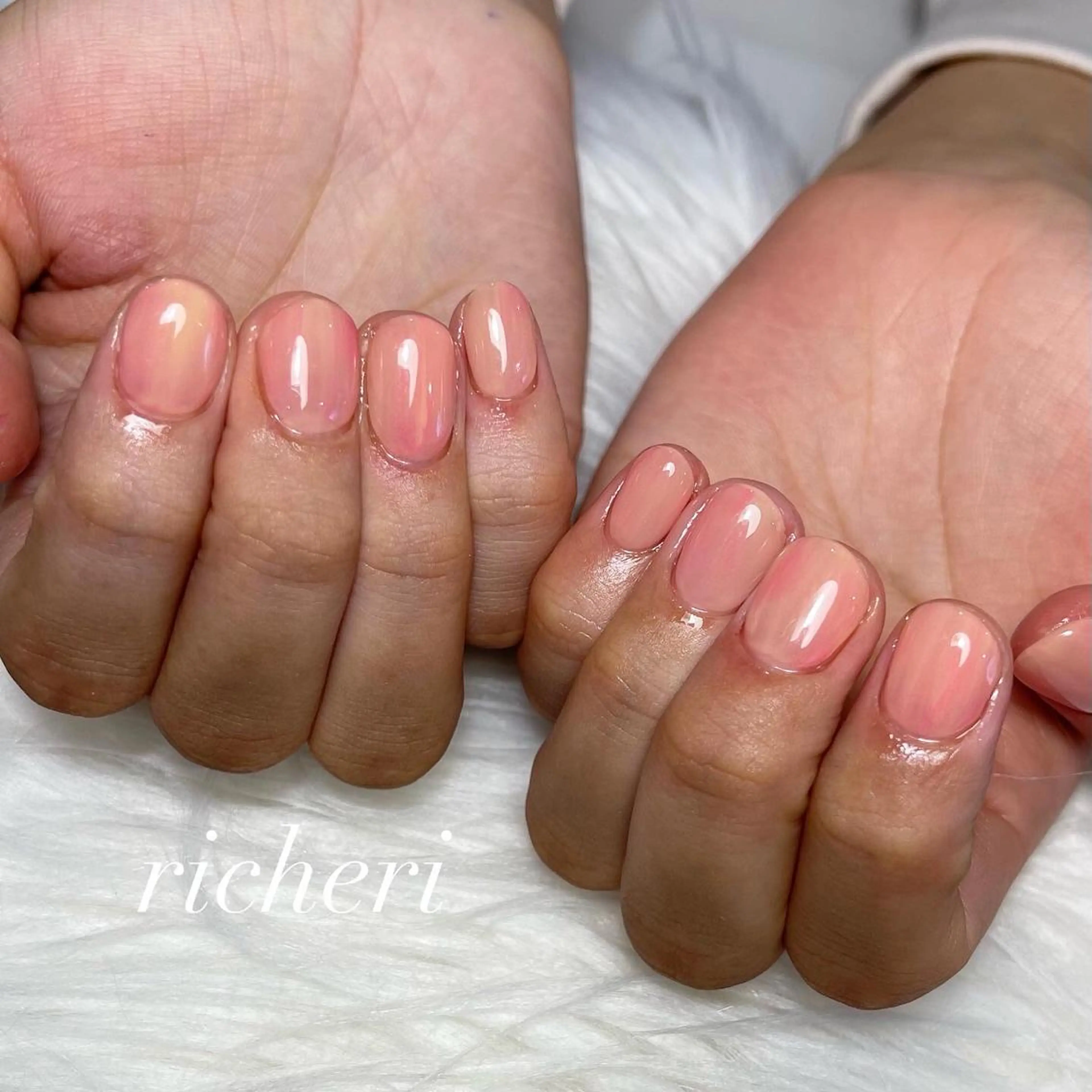 ミディアム ネイル 韓国風ヘア アートネイル フレンチネイル ジェルネイル ガラスフレンチ richeri beautyのエステ・リラクイメージ