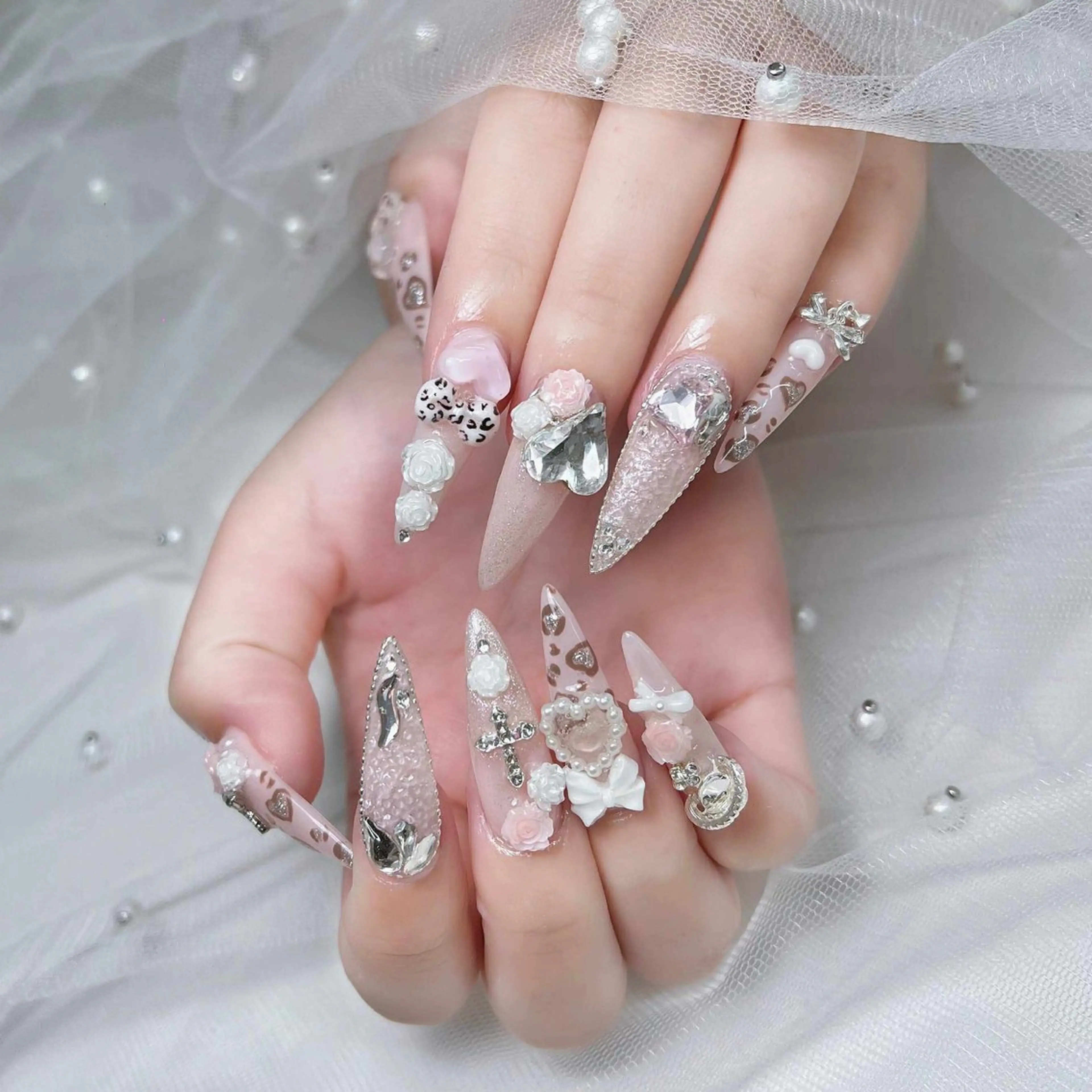 🌷(持ち込みok)チップ長さ出し10本＋アートやり放題＋パーツつけ放題Vipコース💅💕人気No1の写真