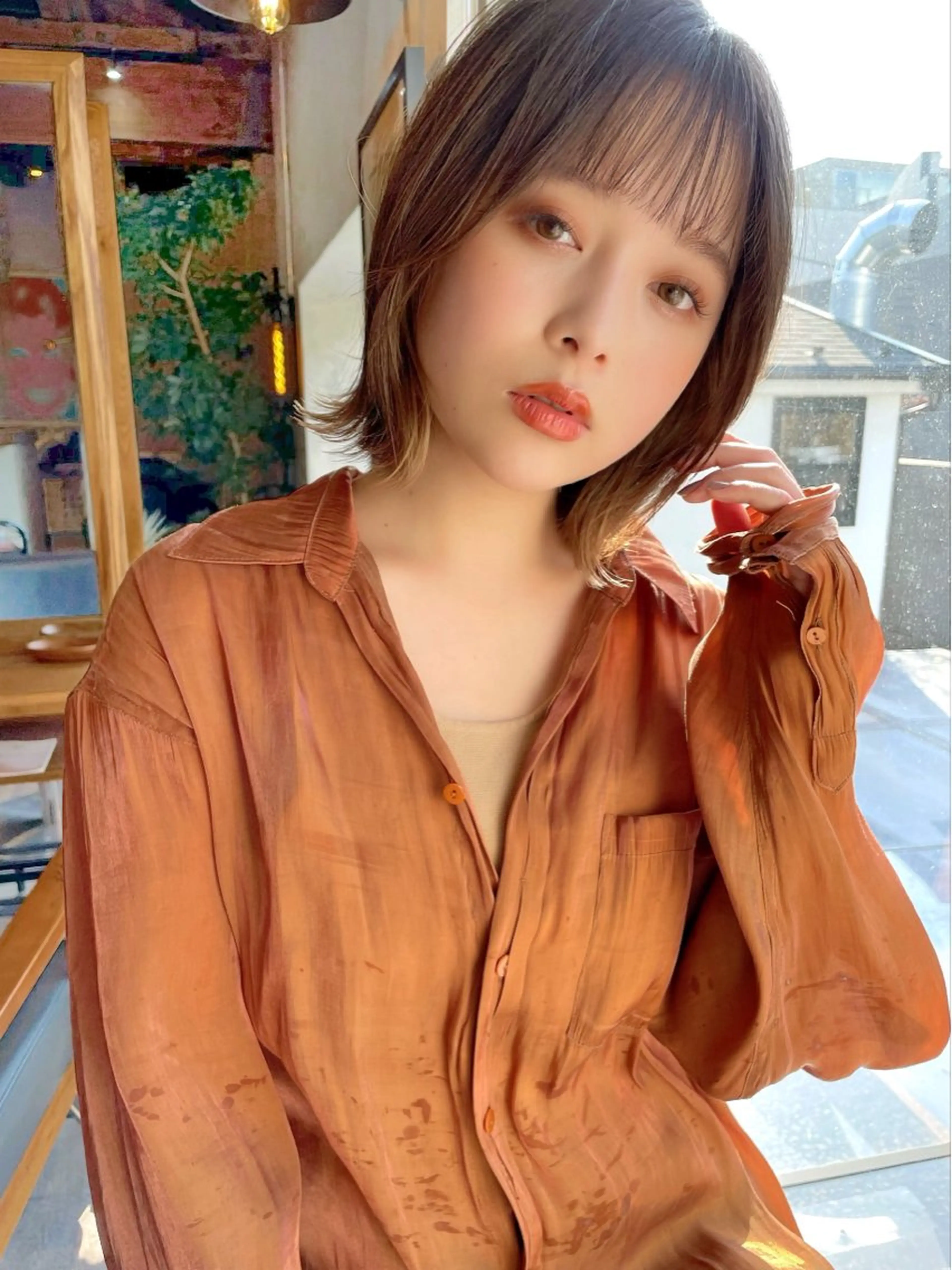 ミディアム カラー 切りっぱなしボブ ボブレイヤー ボブ くびれヘア 顔まわりレイヤー カット ヘアカラー 結べるレイヤーボブ くびれLady表参道のヘアスタイル