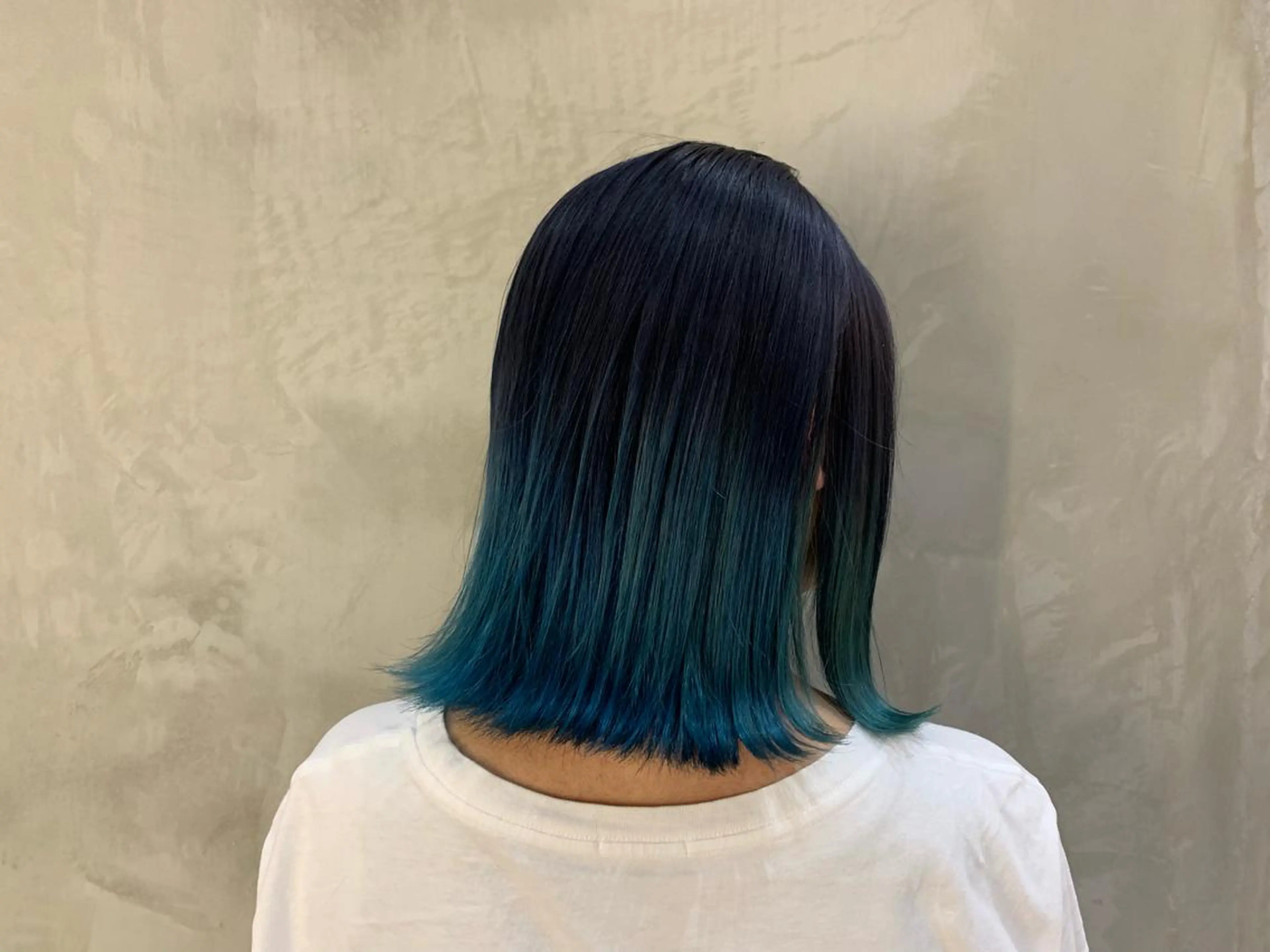 ミディアム カラー ヘアアレンジ ブルーカラー グラデーションカラー ヘアカラー トリートメント 顔周りcut・ご相談 ＝新宿しずく🇰🇷のヘアスタイル