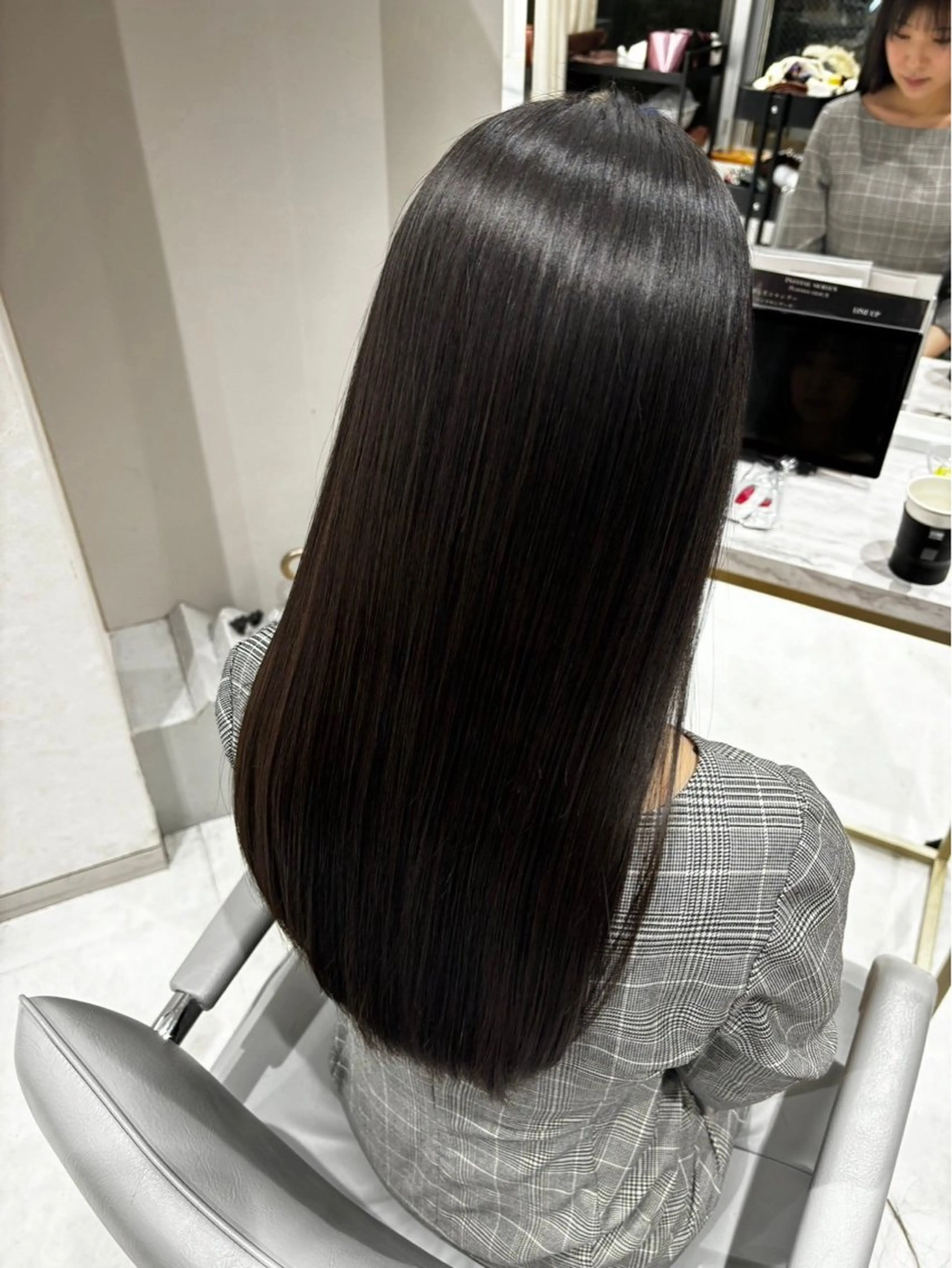 ミディアム 半個室サロンyoures hair 髪質改善トリートメント東新宿店所属・榊原 竜弥のヘアスタイル