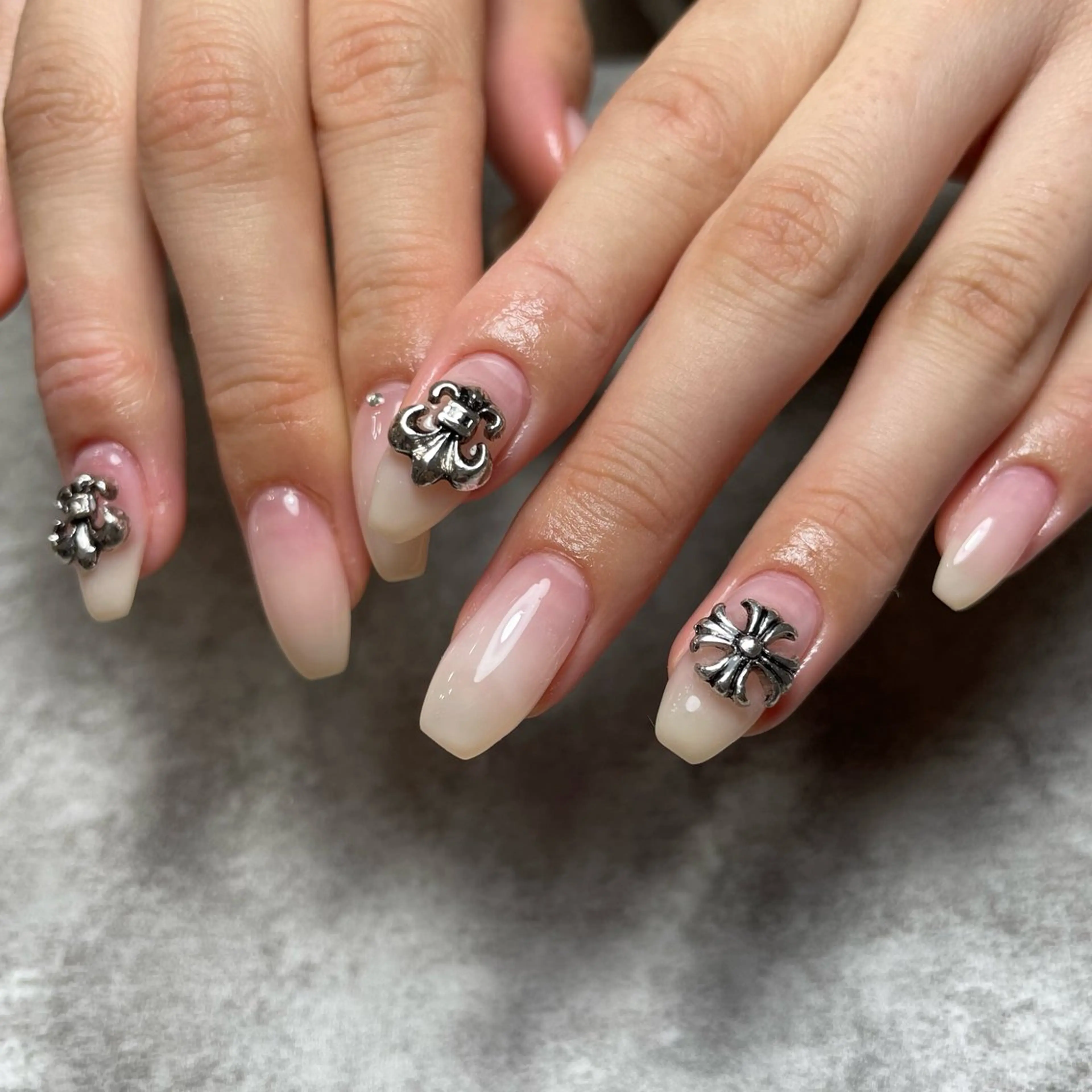 ネイル ハンドネイル ハンドケア NAILSALON SONA所属・T. Ranのネイルデザイン