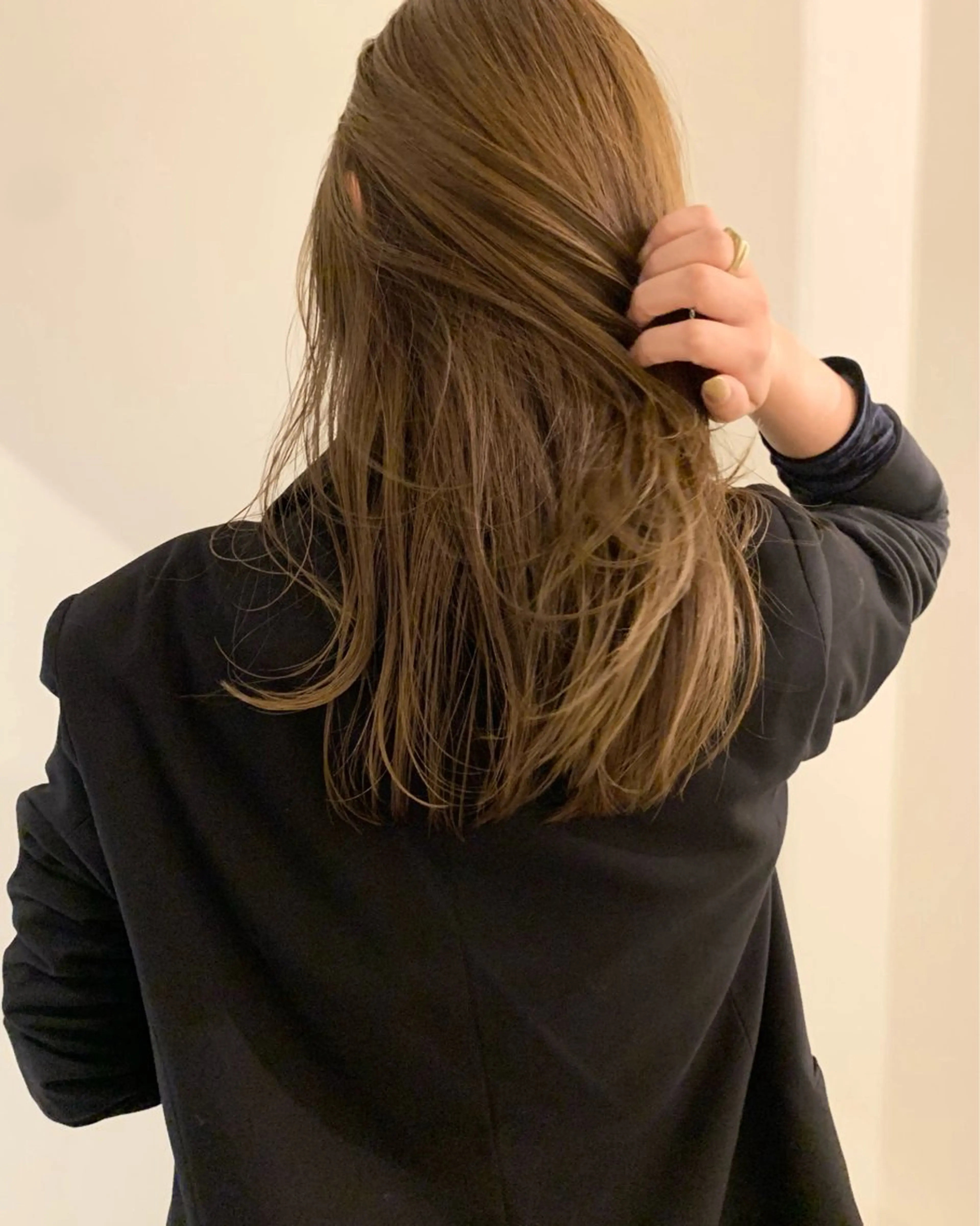 セミロング カラー ベージュカラー ブリーチ ミルクティーベージュ ブリーチなしカラー ヘアカラー 落合希 new open ✨のヘアスタイル