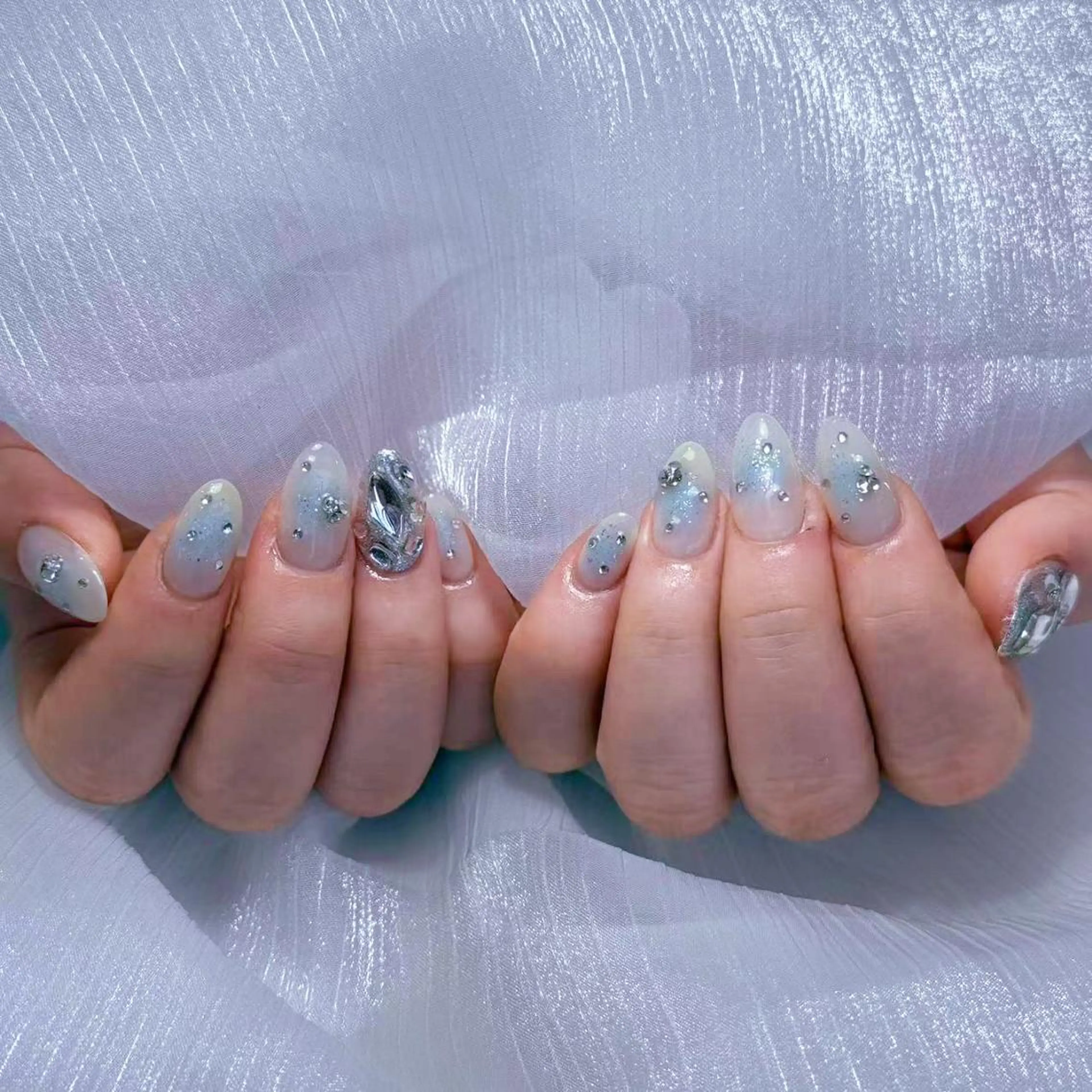 ネイル アートネイル オーロラネイル ガーリー キラキラネイル 韓国ネイル ハンドネイル DIAMOND 💅のネイルデザイン