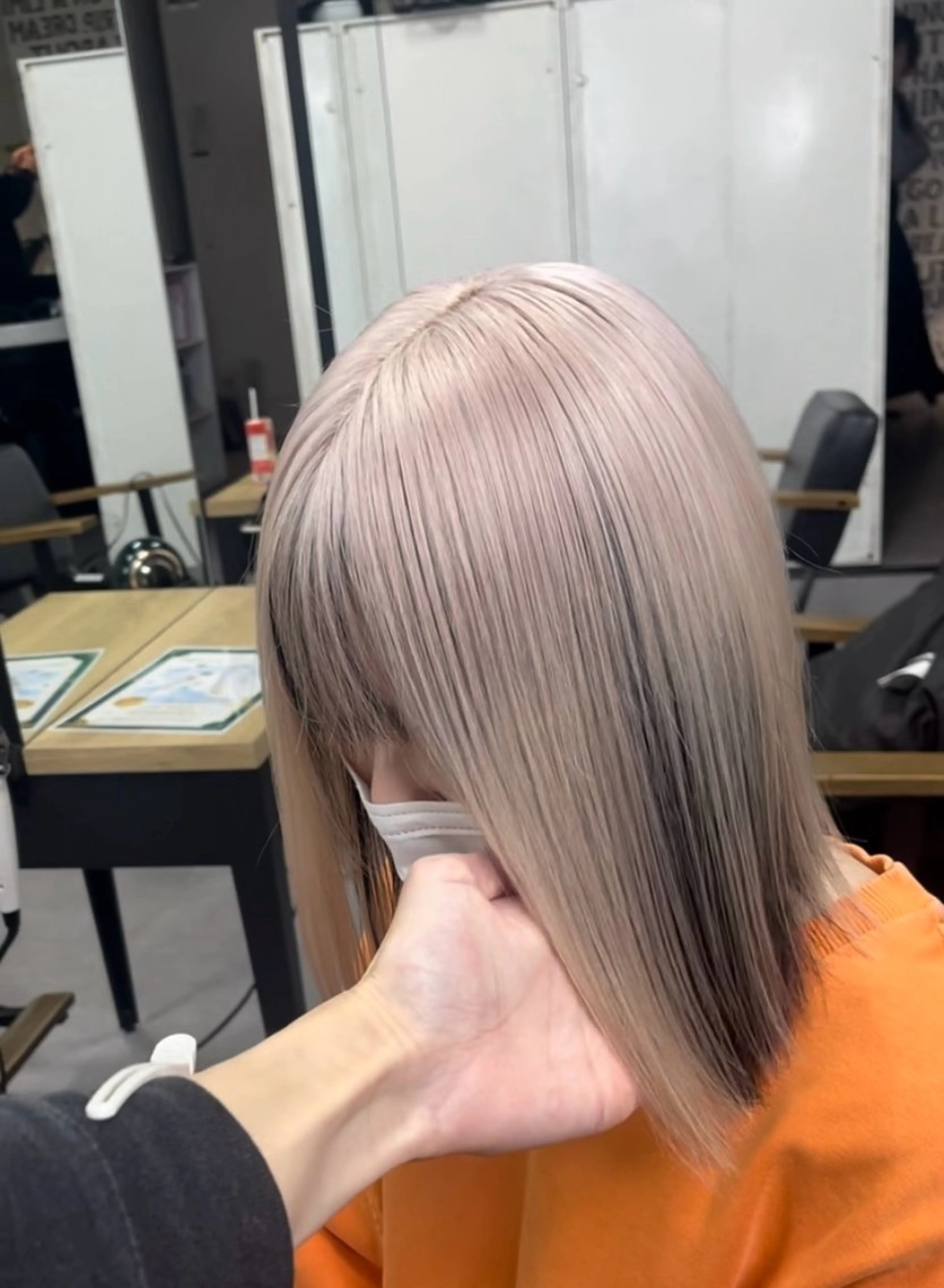カラー ベージュカラー 黒髪 ブリーチ ミルクティーベージュ SWAY所属・SWAY_KAI_ 長谷川魁のヘアスタイル