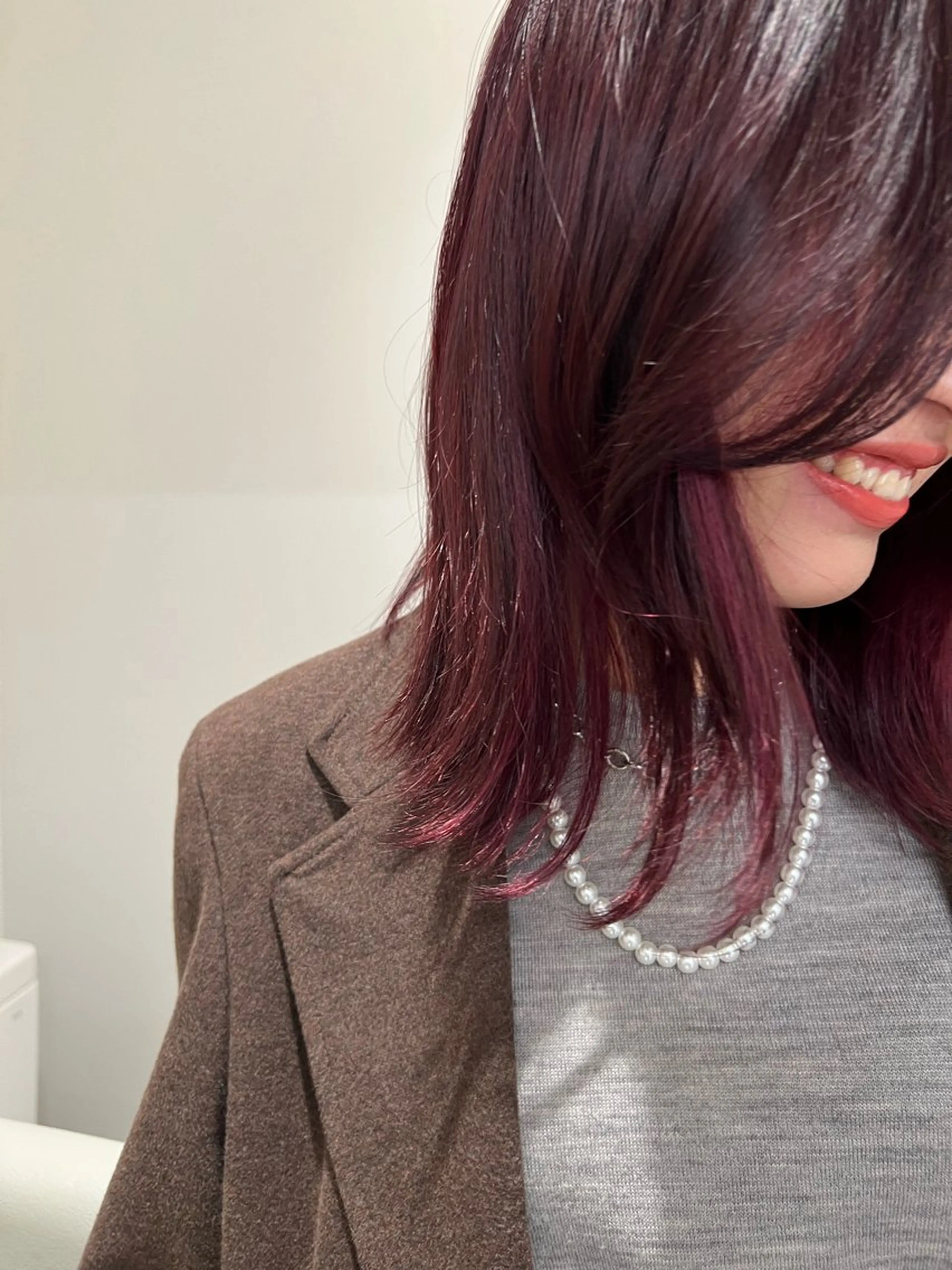 ミディアム ヘアカラー トリートメント Naano / Lomaliaのヘアスタイル