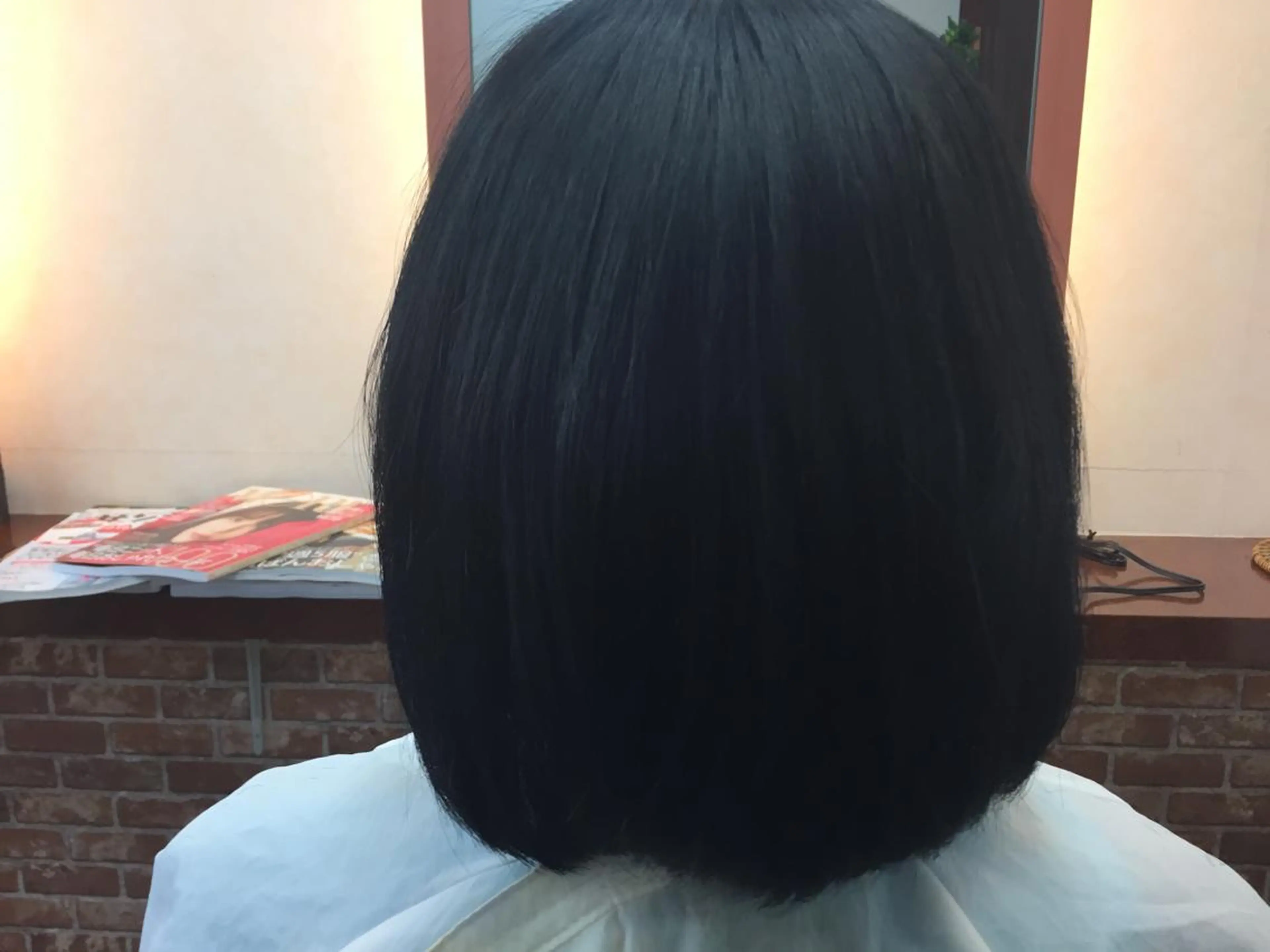ショート カラー 黒髪 ブルーカラー ブルーブラック ヘナカラー 桧山 真のヘアスタイル
