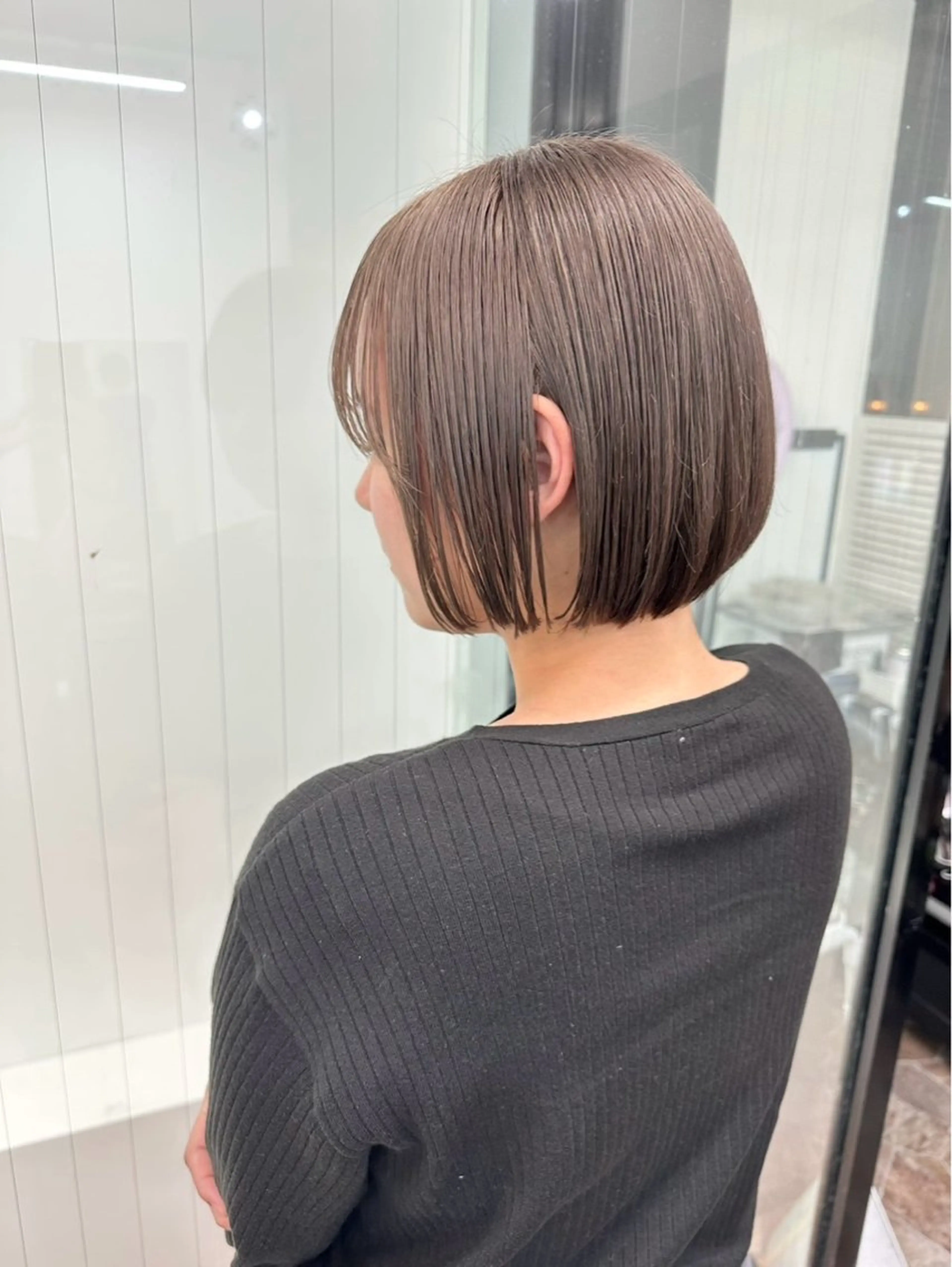 ショート ミストバング ハイライト 髪質改善 韓国風ヘア レイヤーカット 佐野 彩華のヘアスタイル