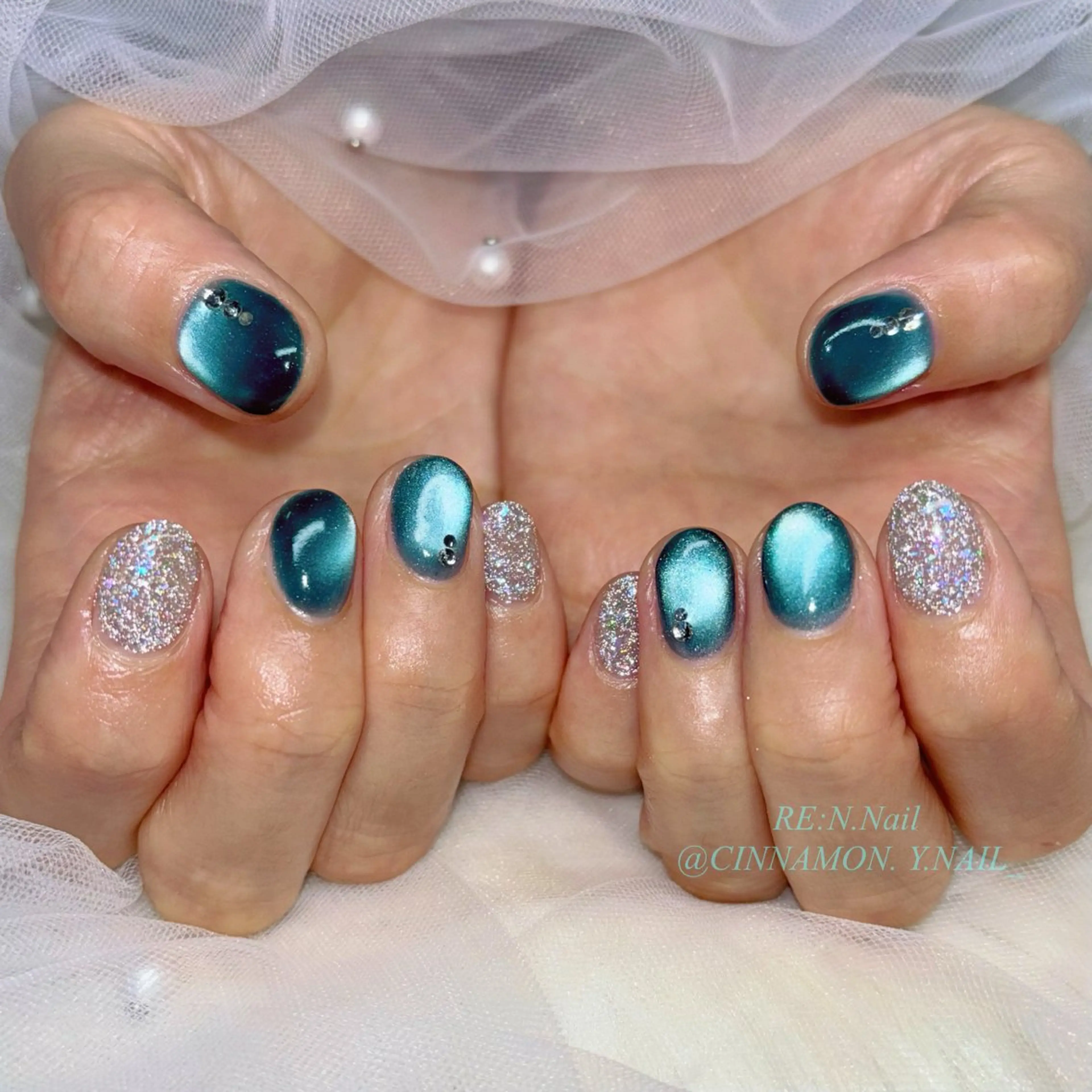 ネイル マグネットネイル ハンドネイル Yuna🩵 RE:N.Nailのネイルデザイン