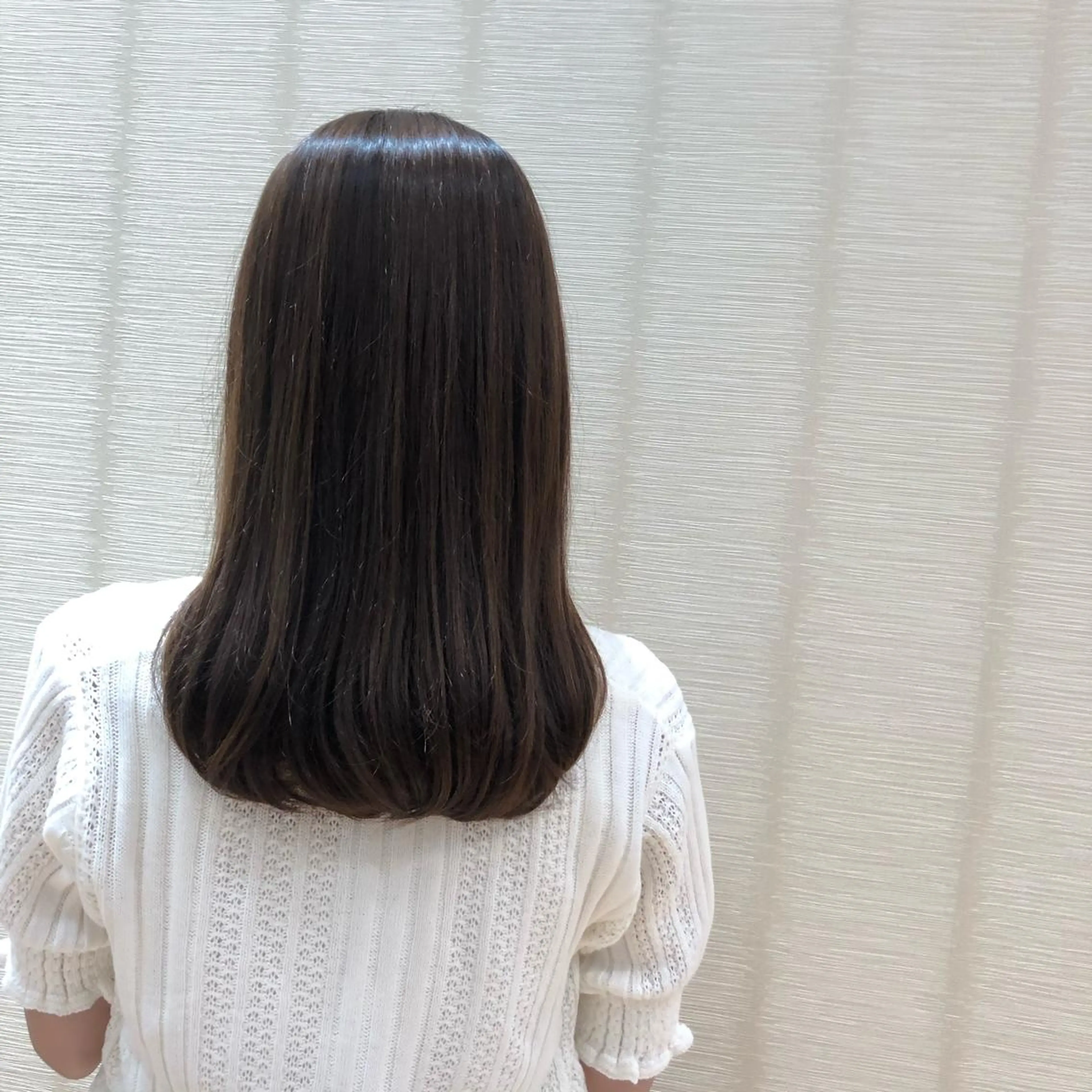 セミロング アッシュ アッシュブラウン Yui ユイのヘアスタイル