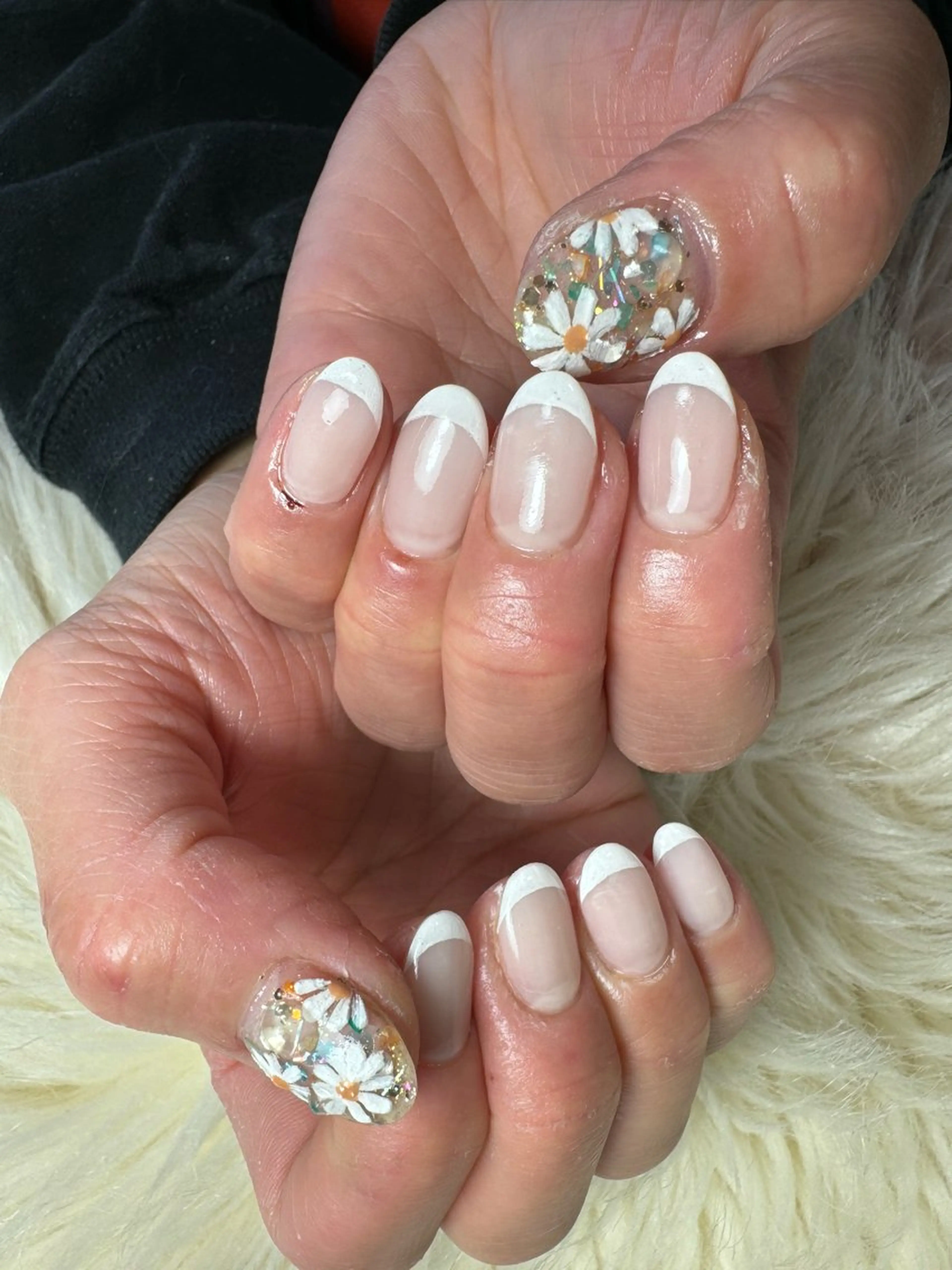 ネイル フレンチネイル ジェルネイル 持ち込み パラジェル ショートネイル ハンドネイル flowers nailのネイルデザイン