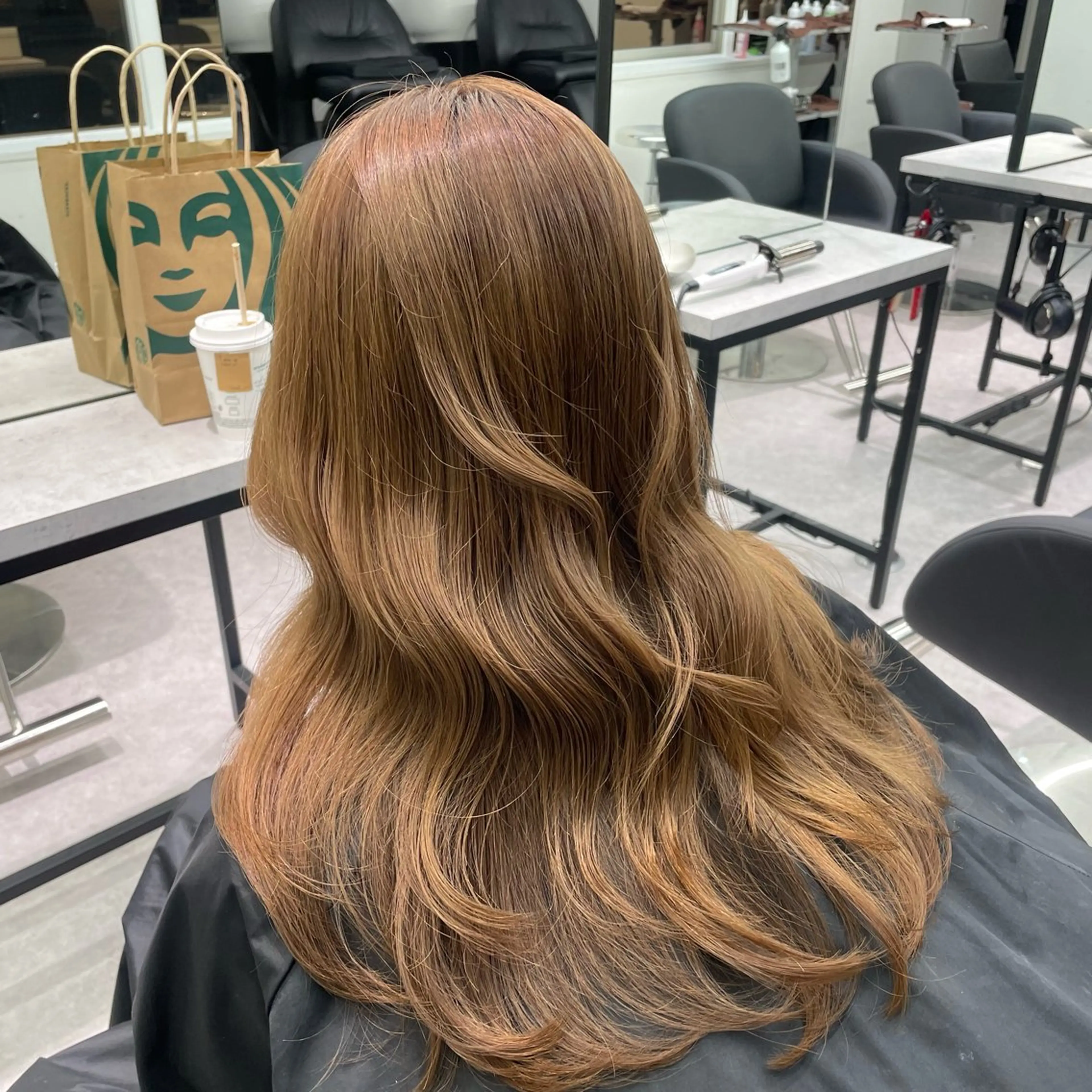 セミロング カラー ベージュカラー ブリーチ ミルクティーベージュ ヘアカラー ハイトーン/韓国ヘア 🎀momo🎀のヘアスタイル