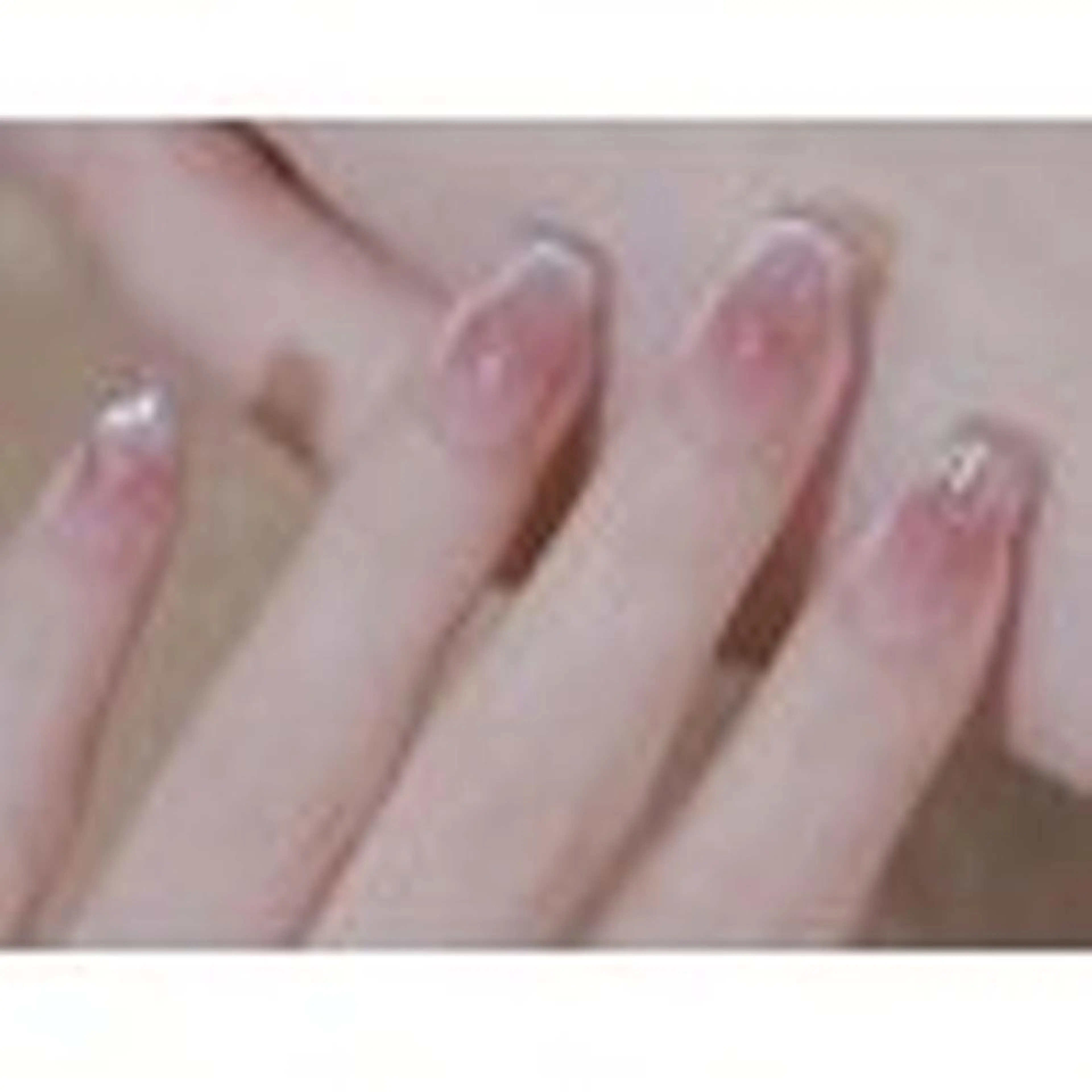 ネイル オーロラネイル チークネイル 長さ出し フットネイル フレンチネイル ハンドネイル リラネイル Aikenのネイルデザイン