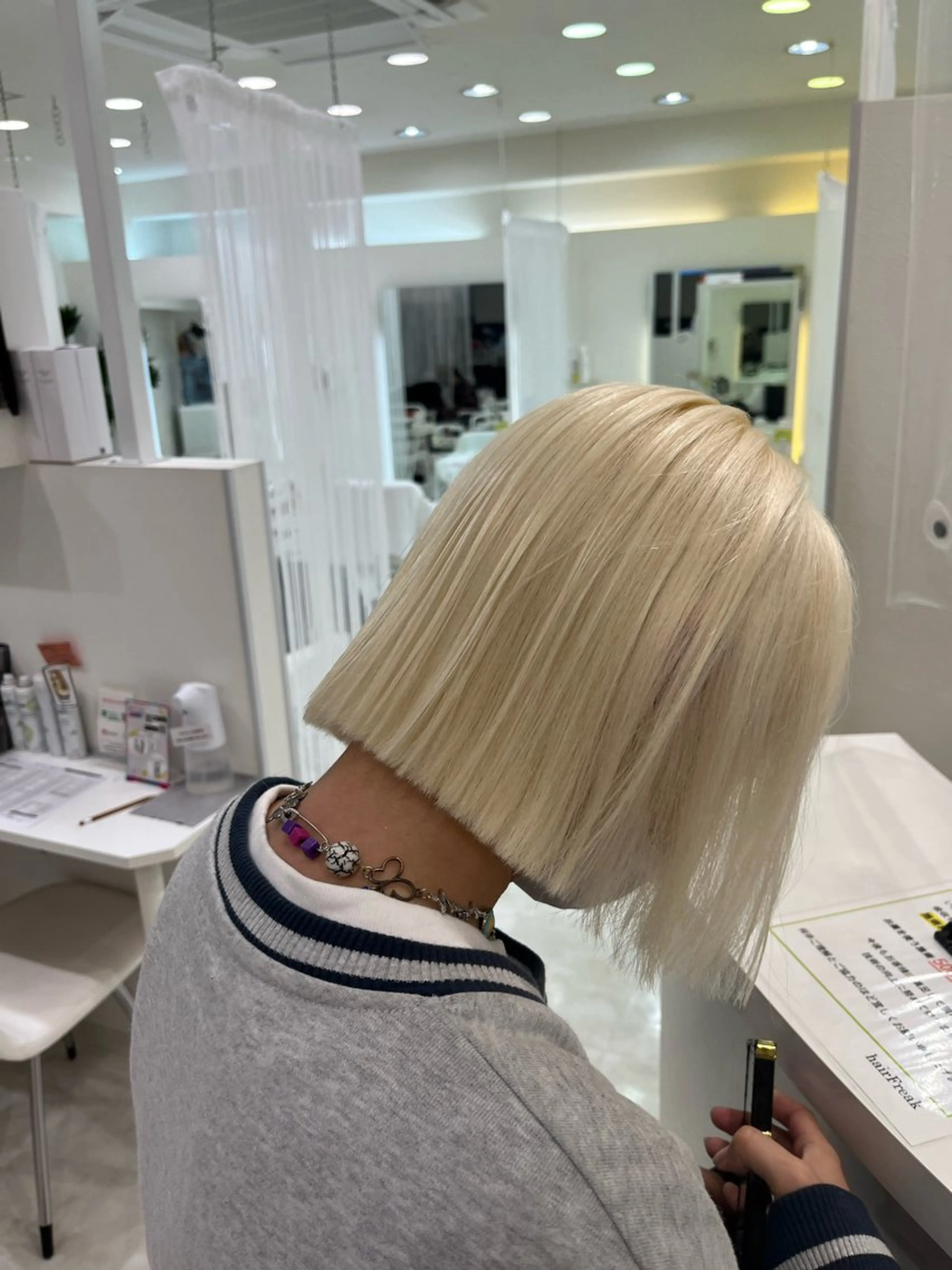 ミディアム カラー ブリーチ ブロンド ヘアカラー トリートメント 山森 大地のヘアスタイル