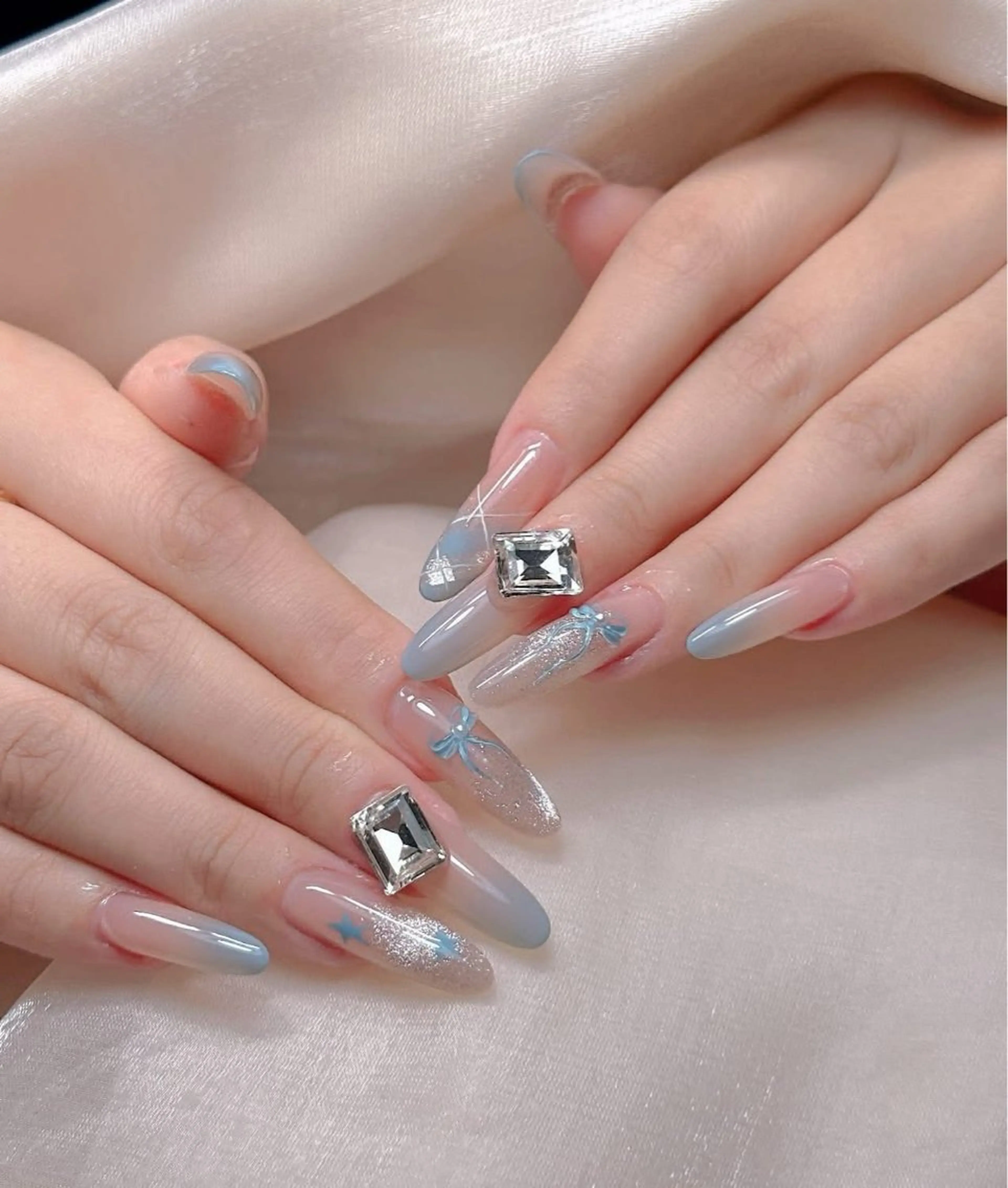 ネイル ハンドネイル T. Leeのネイルデザイン