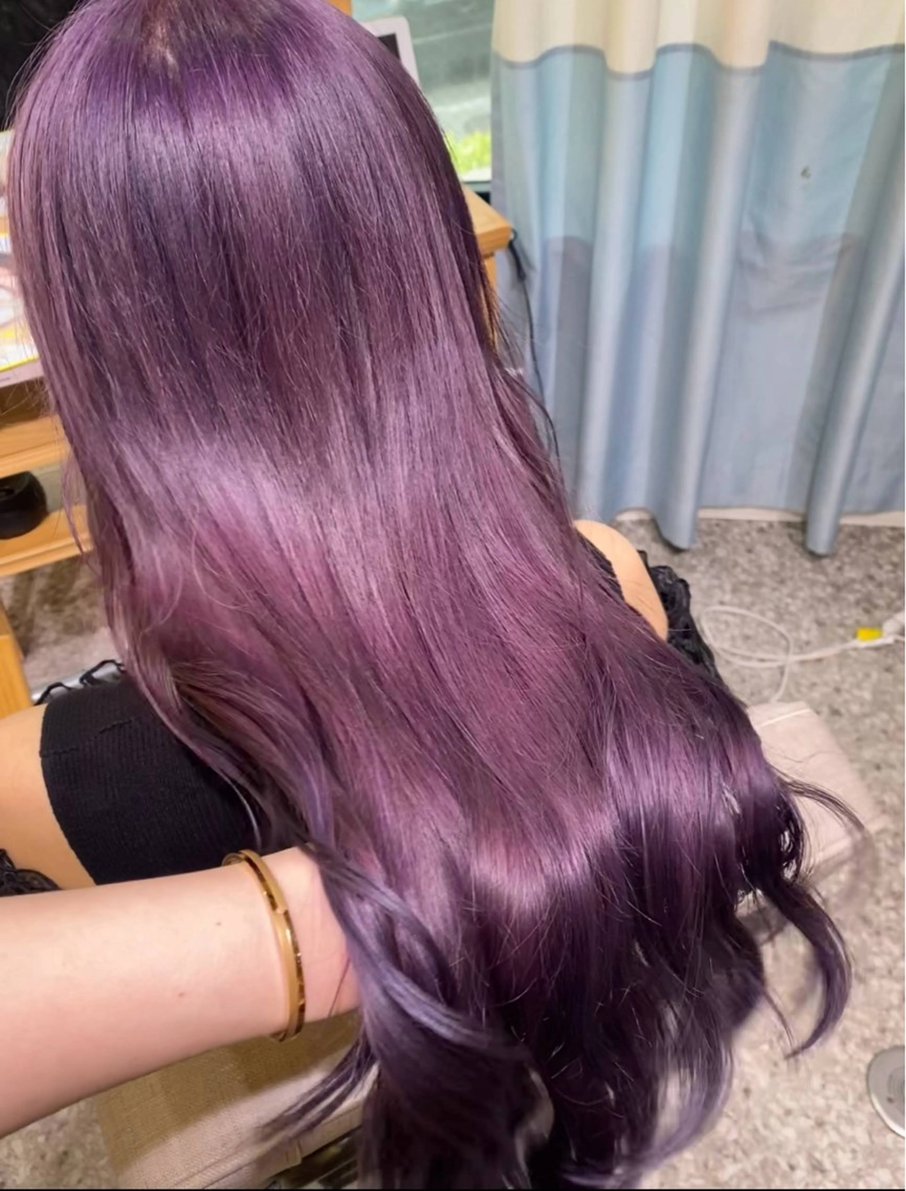 ロング TIGRE tenjin所属・岩崎 レイのヘアスタイル