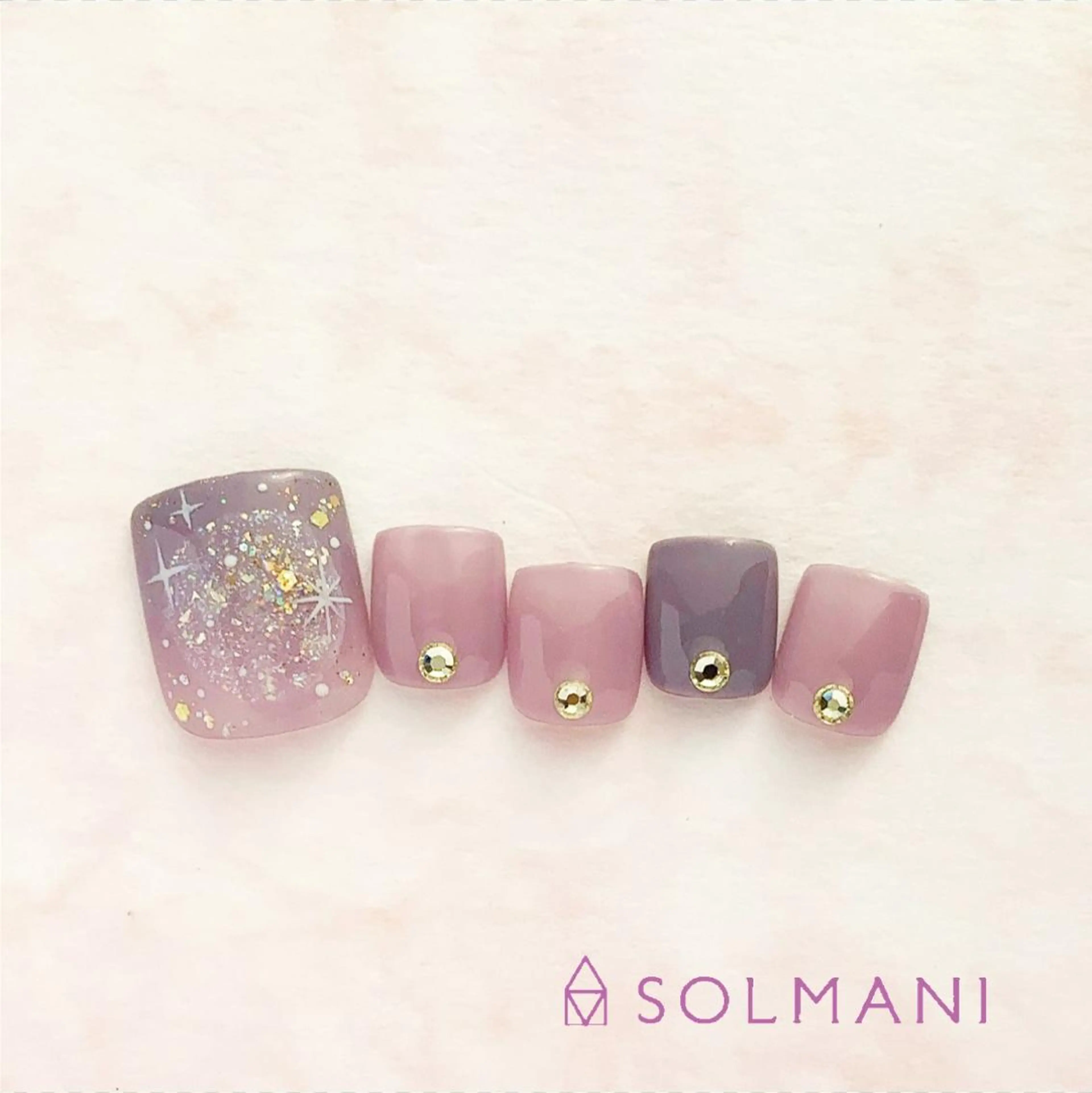 ネイル フットネイル SOLMANI 予約担当のネイルデザイン