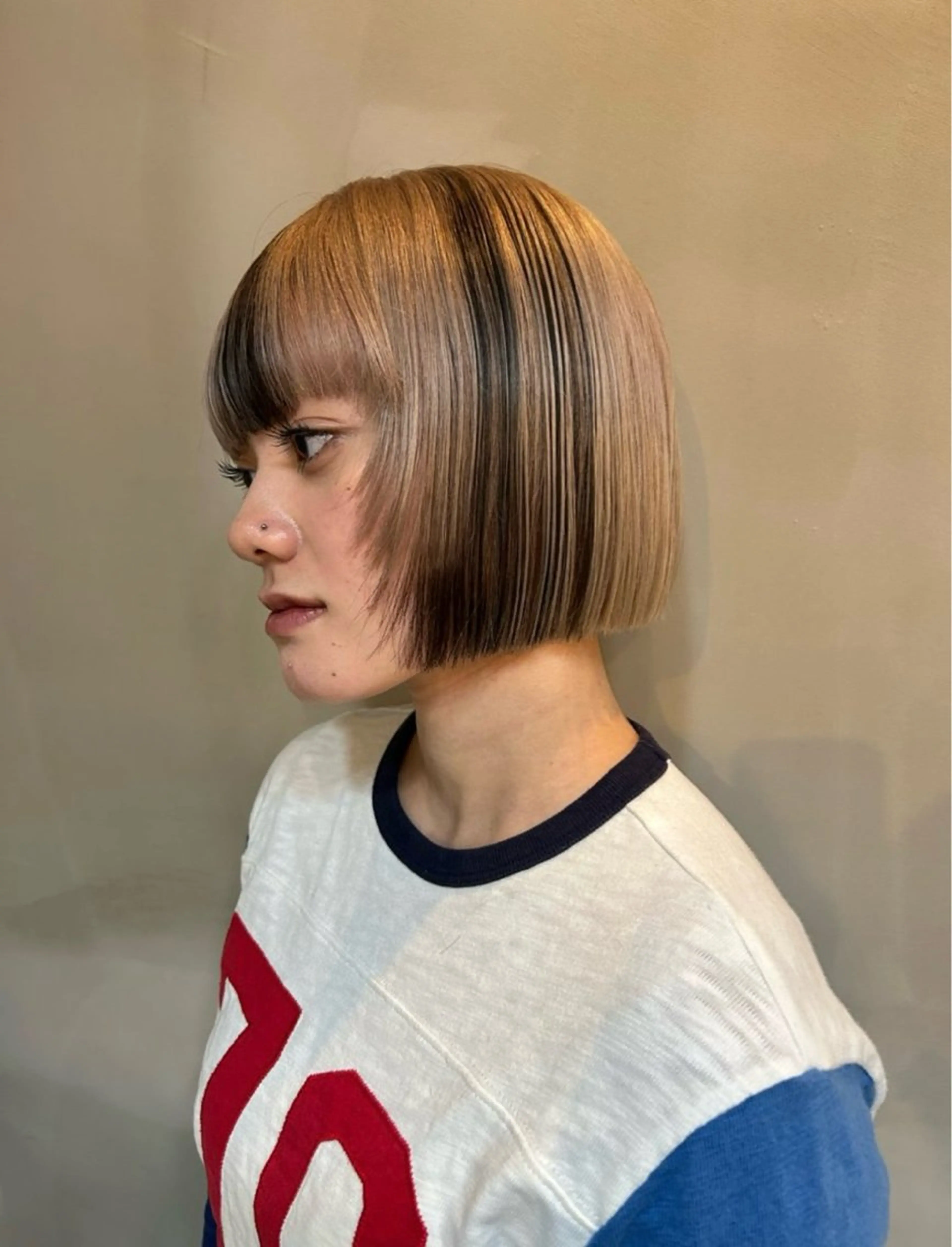 ショート ボブ レイヤーカット ハイトーン/デザイン honokaのヘアスタイル
