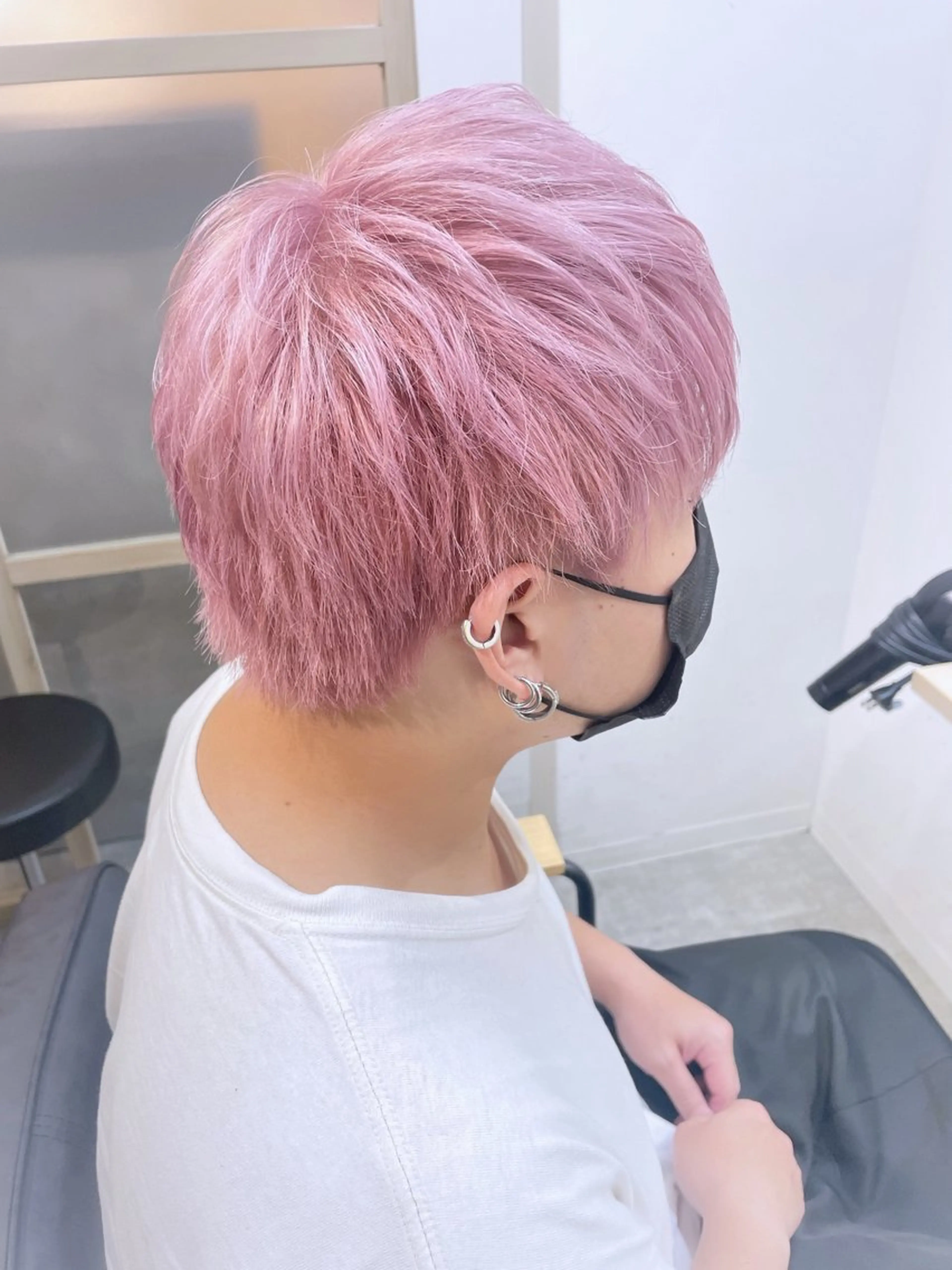 ミディアム カラー メンズ ベージュカラー ピンクカラー ホワイトベージュ カット ヘアカラー トリートメント EMANON新宿南口所属・🦄中性ウルフ ☁️Shiori🦄のヘアスタイル