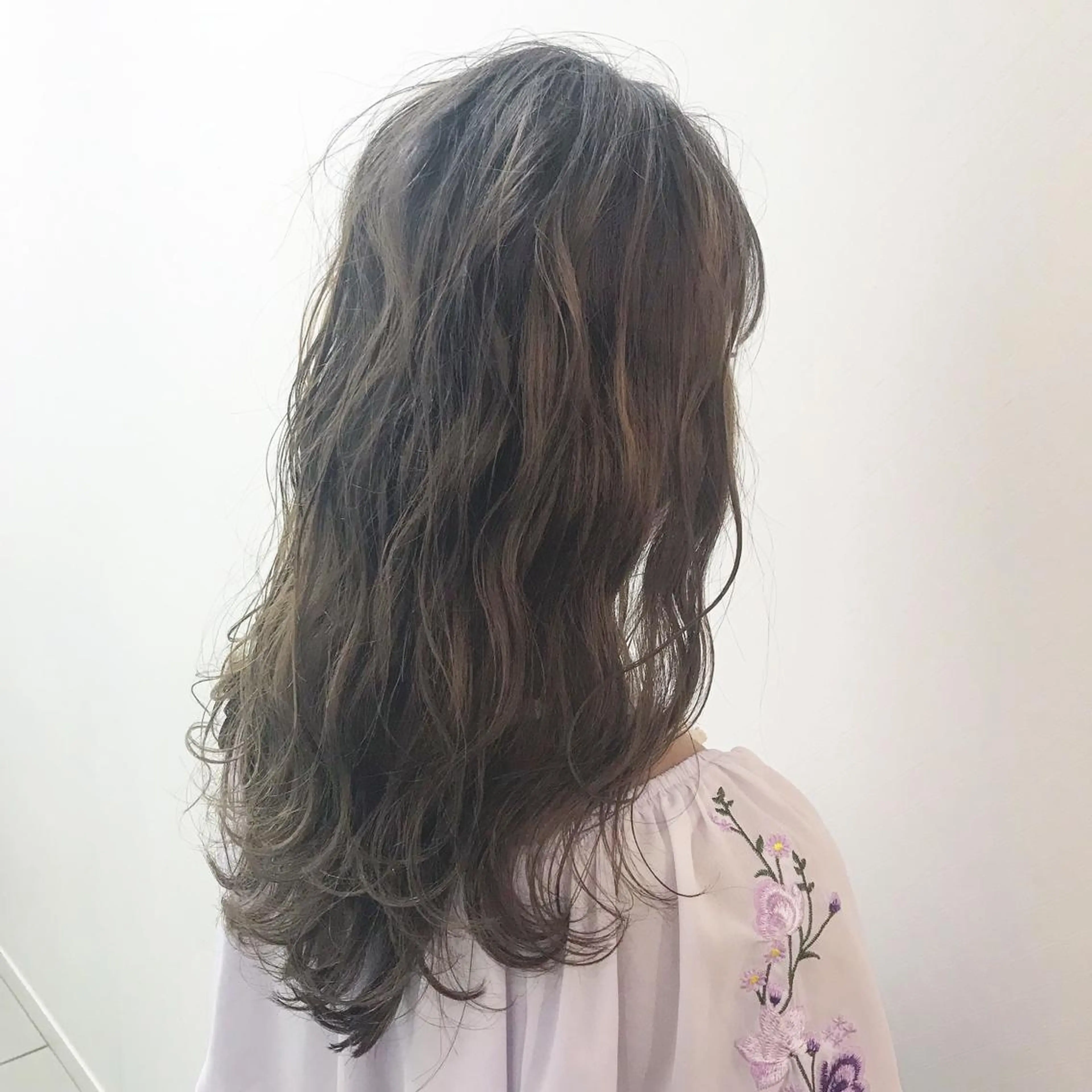 セミロング カラー ヘアアレンジ 店長 大方康暉のヘアスタイル