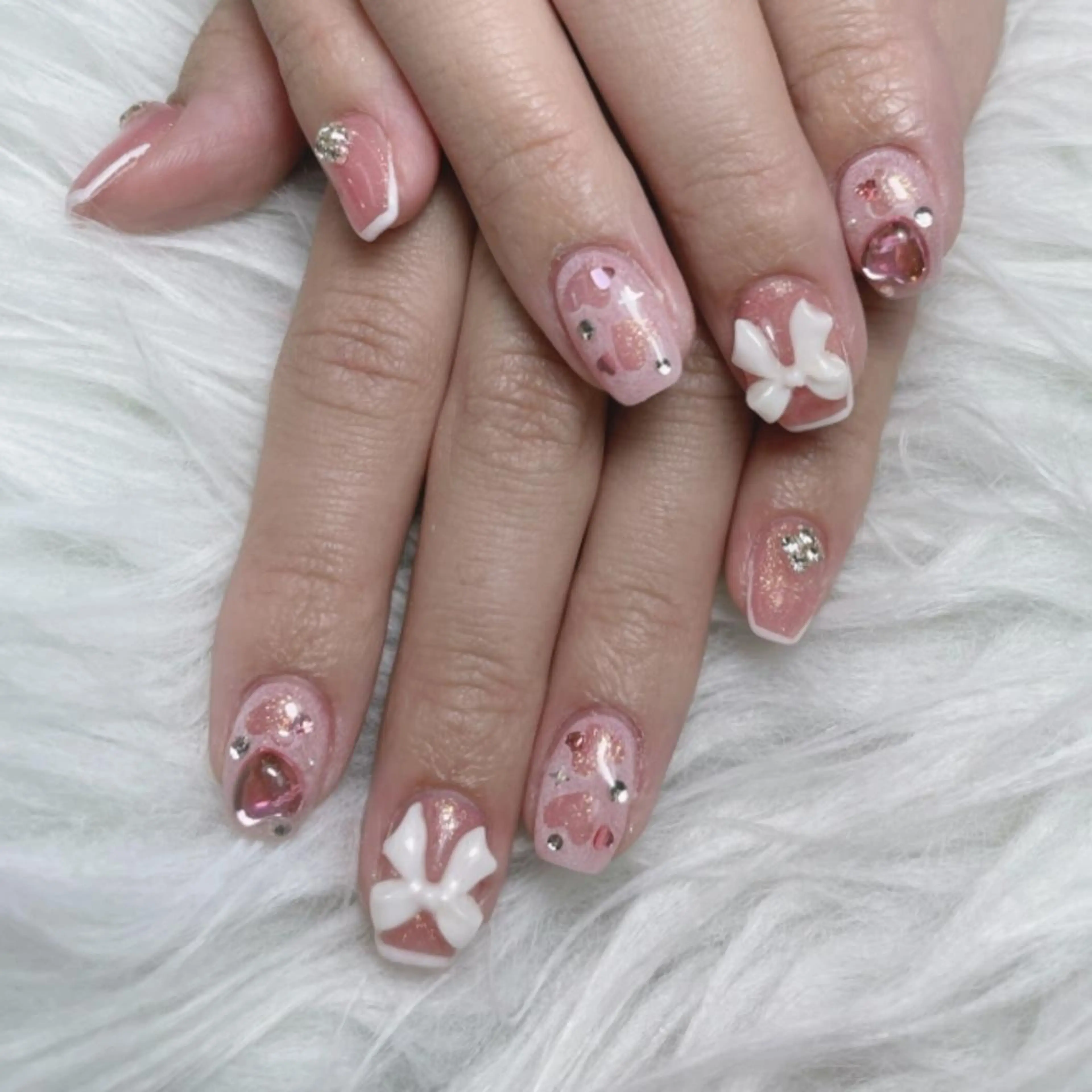 ネイル オーロラネイル フレンチネイル ハート 韓国ネイル ミラーネイル NailPrincess所属・princess スカルプ専門店のネイルデザイン