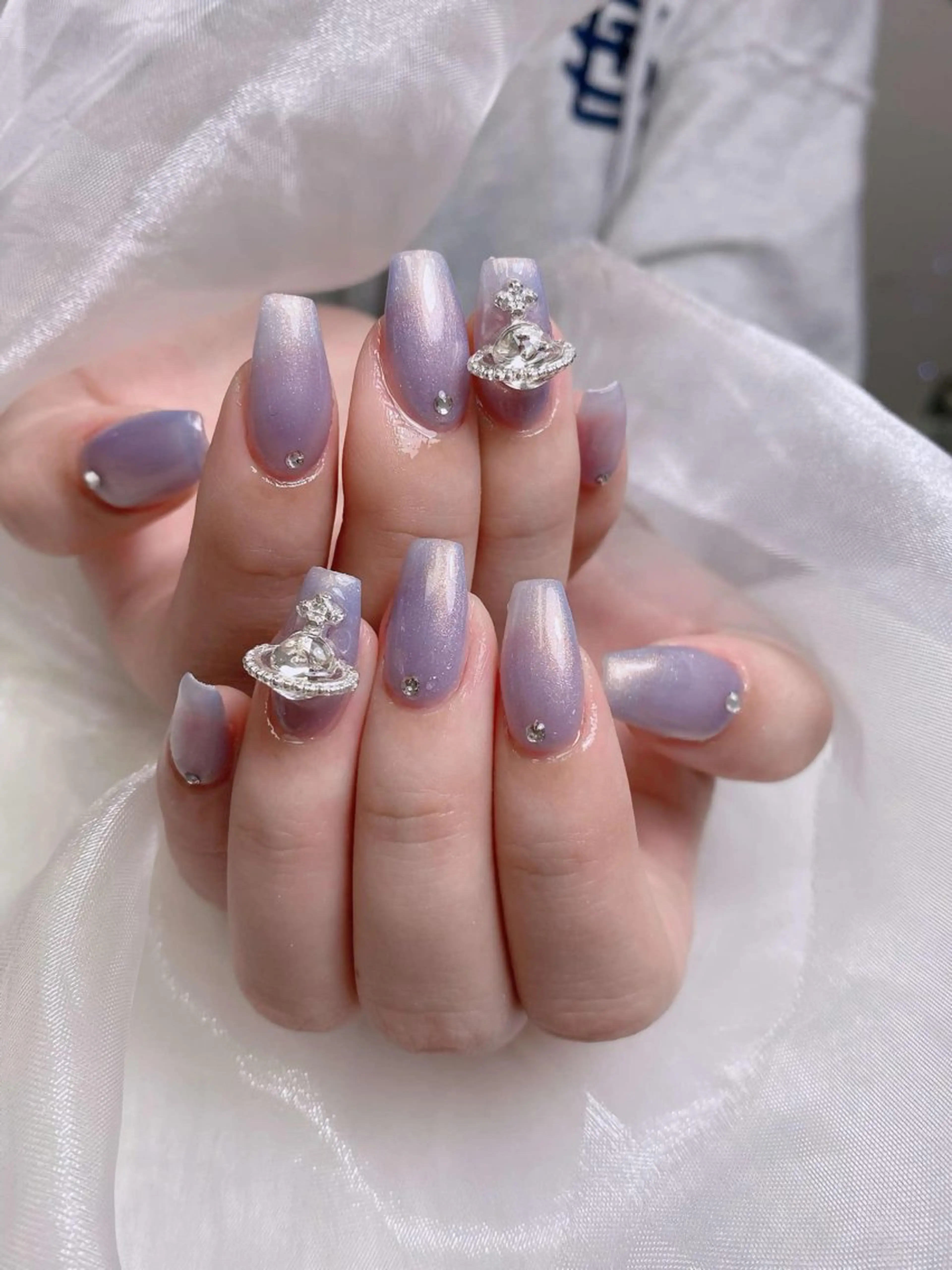 ネイル 成人式 ロングネイル マグネットネイル 大理石ネイル(マーブル) リボン ハンドネイル Momoa nail salon所属・MoMoA Nail ネイル長さ出し専門店のネイルデザイン