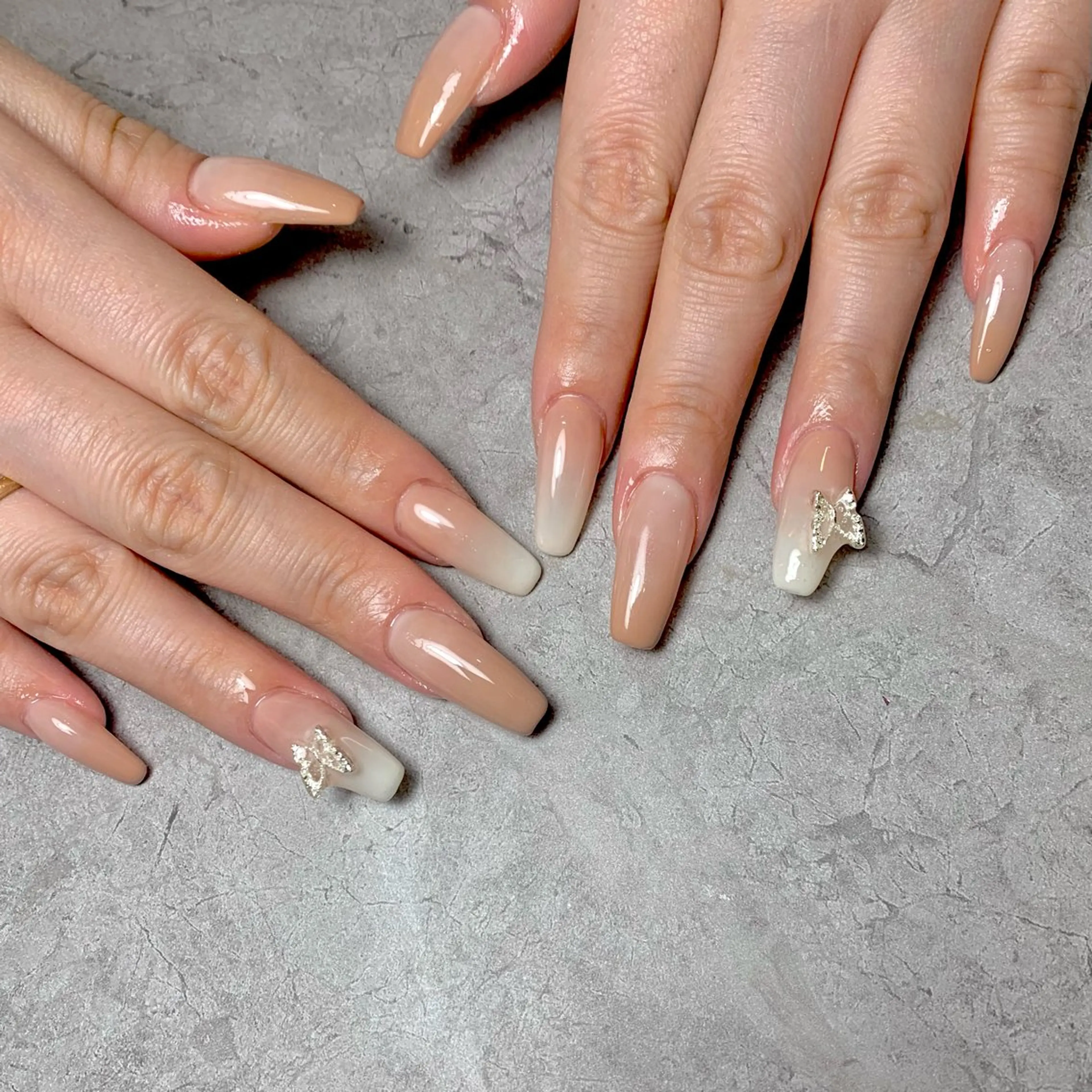 ネイル グラデーション キラキラネイル 韓国ネイル シンプルネイル ワンホンネイル ハンドネイル Nail Salon Lillion【リリオン】所属・lillion karenのネイルデザイン