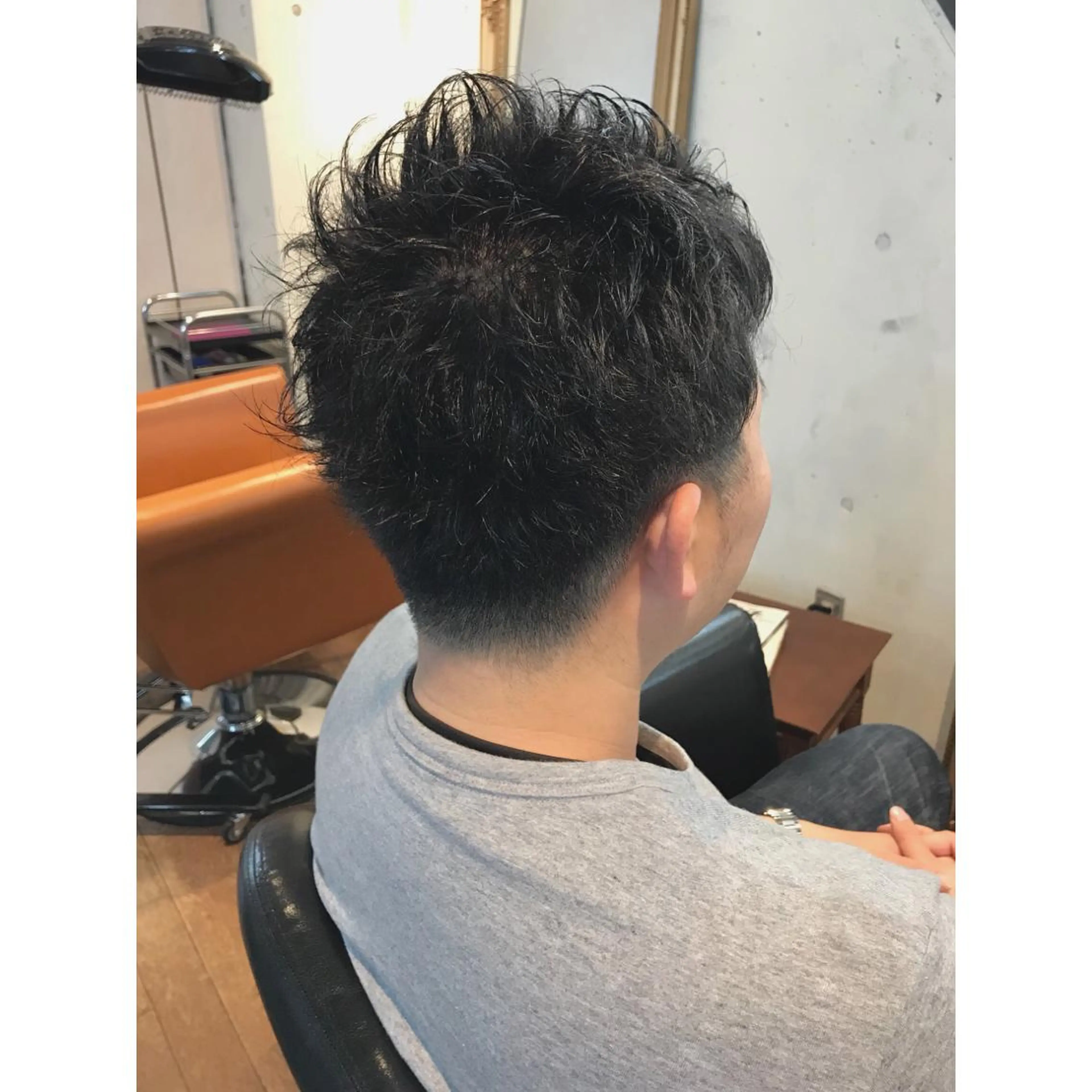 ショート メンズ ビジネス メンズパーマ ツーブロック 刈り上げ corona hairdesign KAZUE MAEDA所属・マエダ　カズエ🫶 coronahairのヘアスタイル