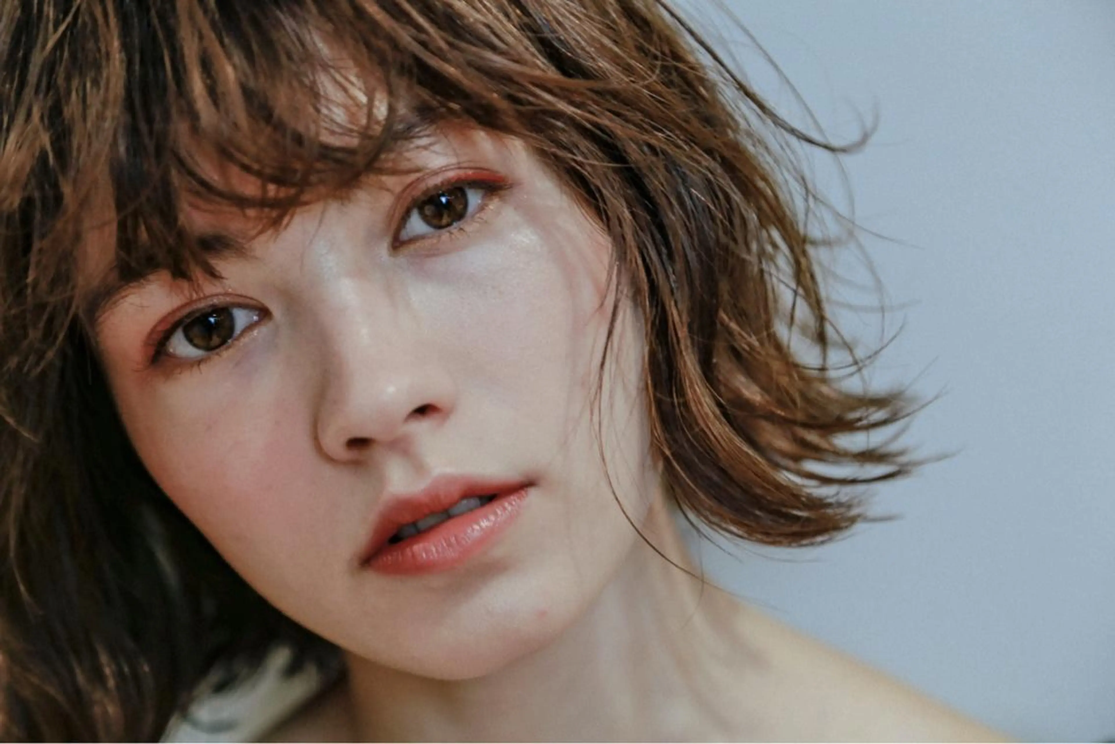 ショート カラー パーマ 切りっぱなしボブ 透明感カラー ボブ 似合わせカット 小顔カット レイヤーパーマ、 メンズボブsiteのヘアスタイル
