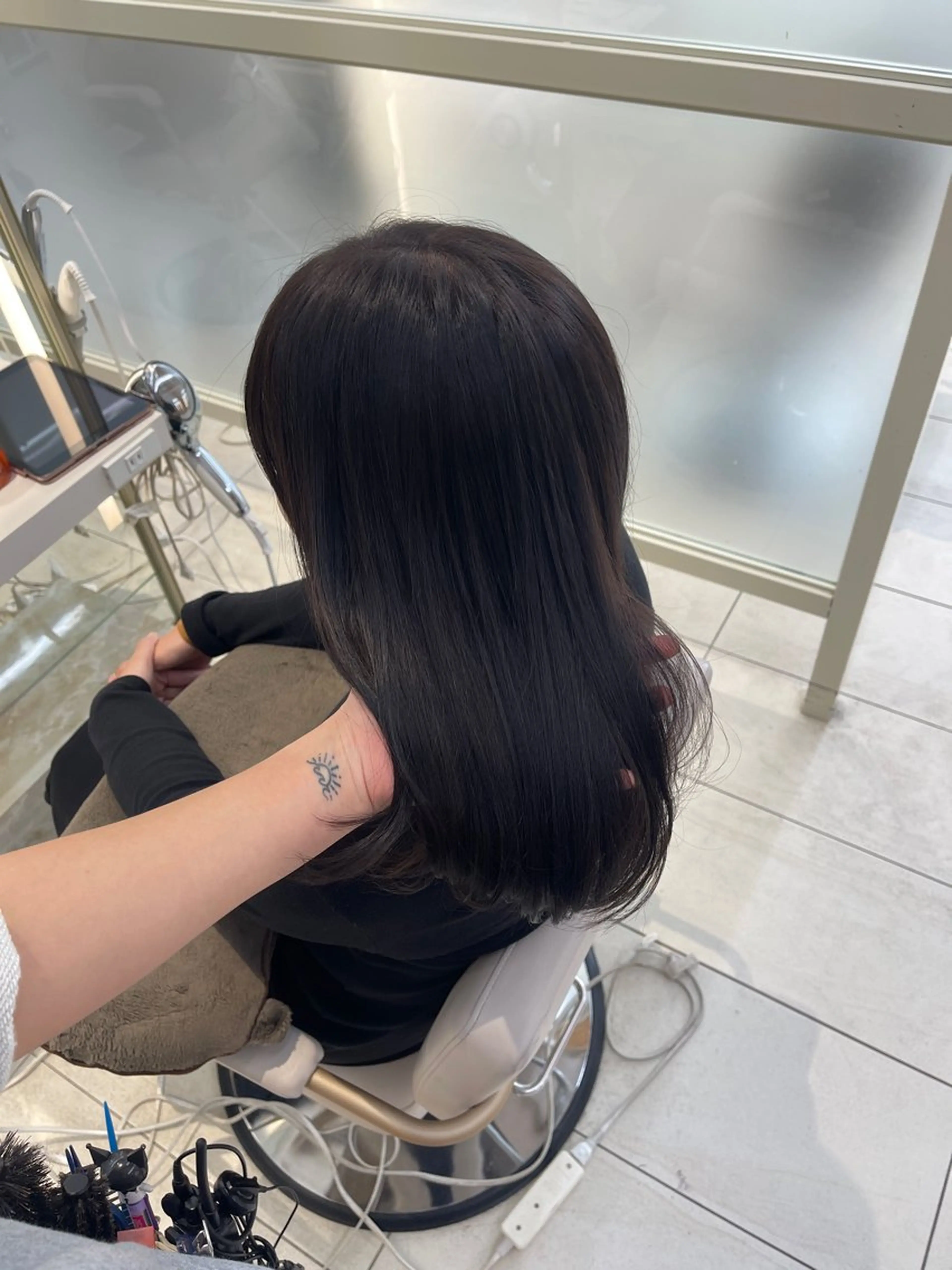 セミロング カラー Hina🩵ツヤ髪 透明感カラー🩵のヘアスタイル