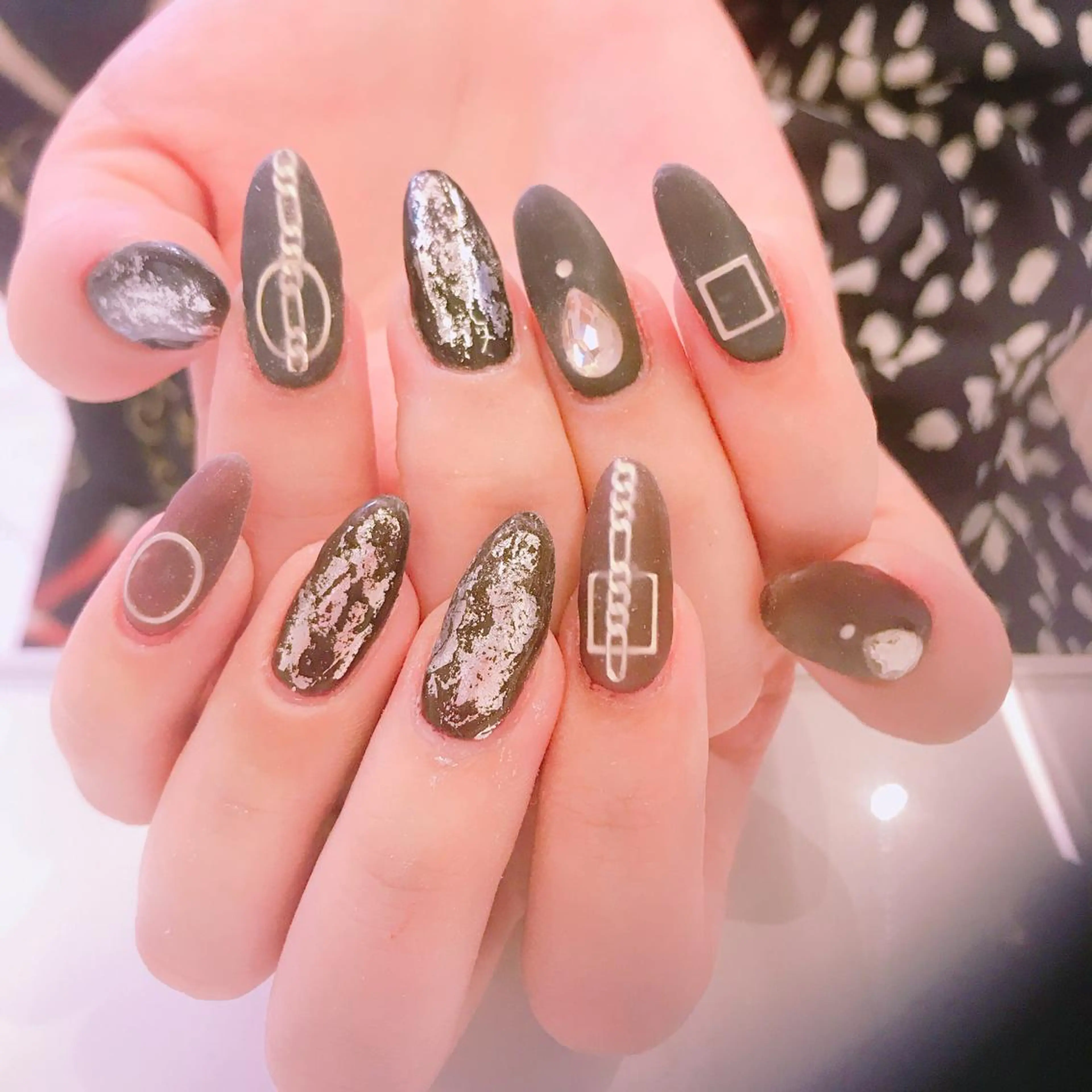 ネイル 韓国風✨髪質改善✨ 縮毛矯正✨松浦知奈美のヘアスタイル