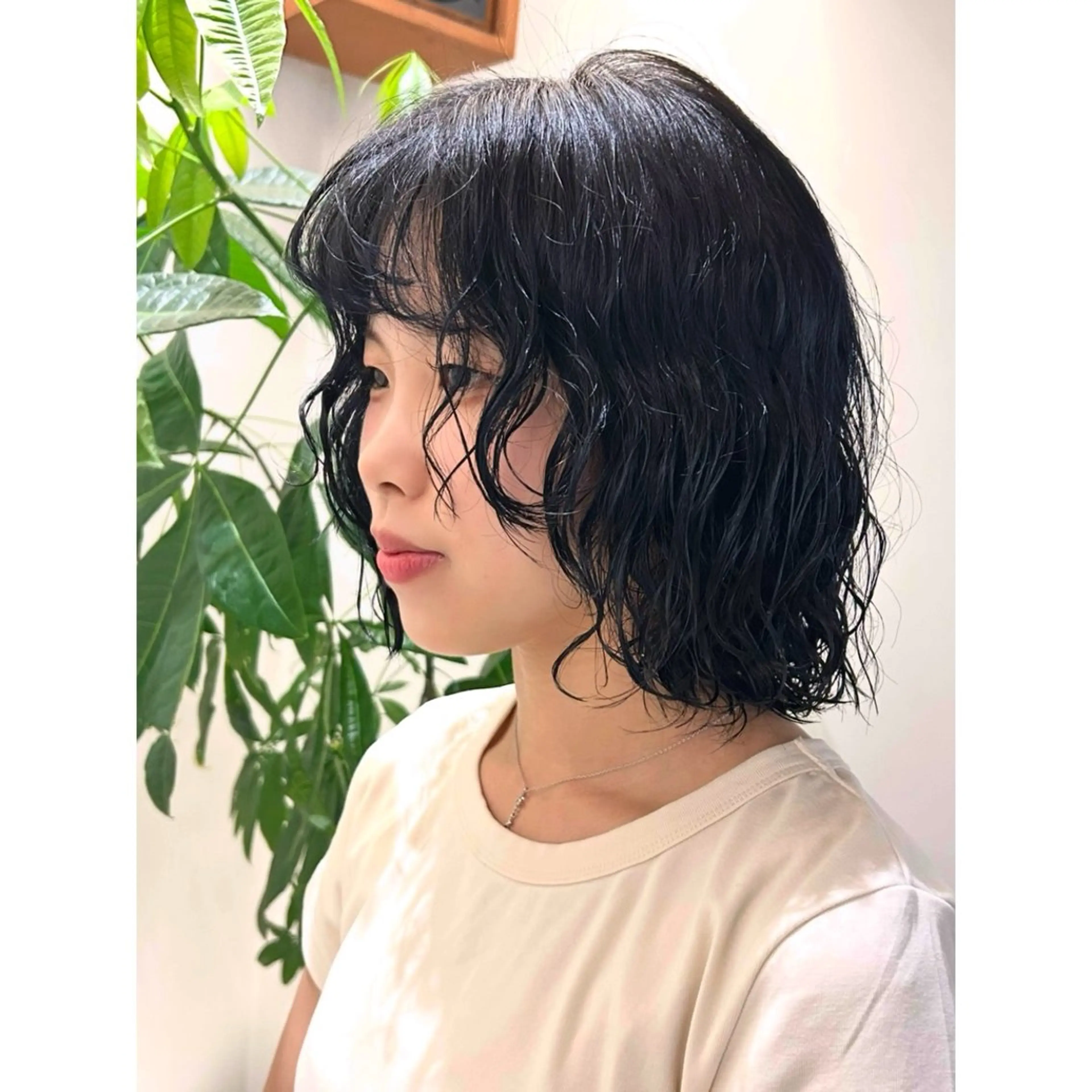 カラー 黒髪 ブルーカラー ブルーブラック Arai Kahoのヘアスタイル