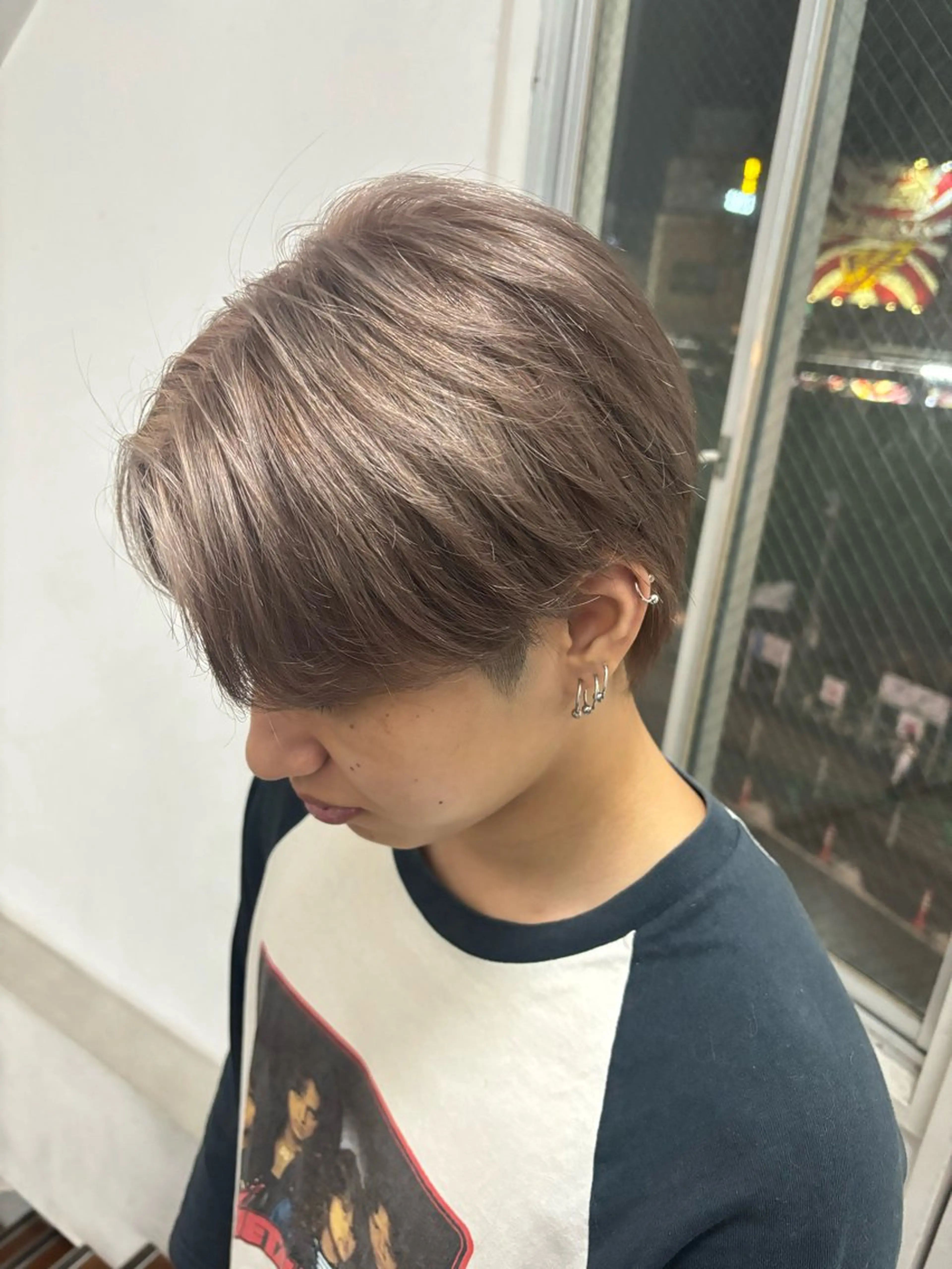 カラー メンズ グレージュ ミルクティーグレージュ カット ヘアカラー トリートメント _white【京橋店】所属・_WHITE / KENTOのヘアスタイル