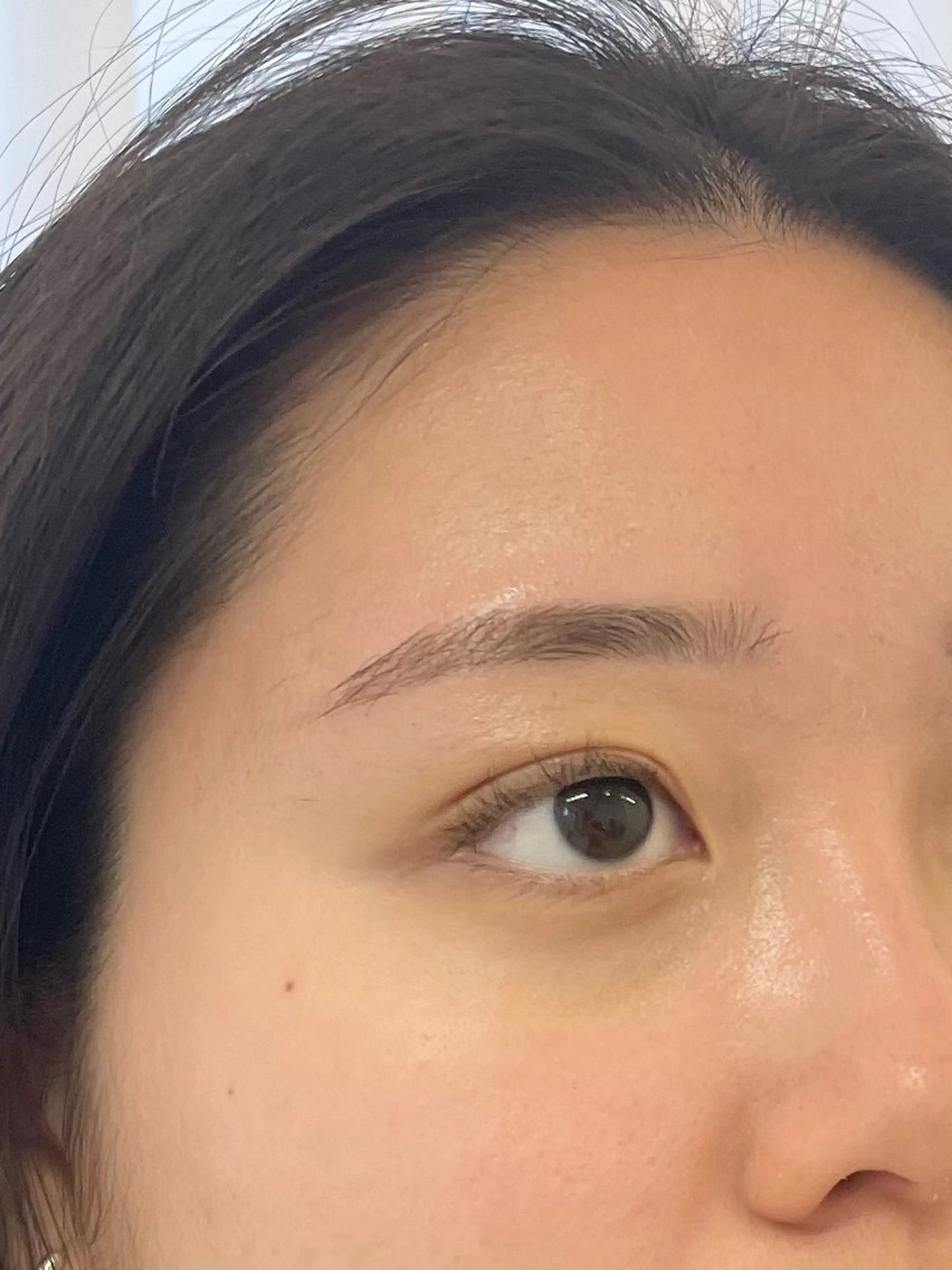 アイブロウ 眉毛ワックス脱毛 emin EYELASHSALON所属・日下部 桃奈のマツエク・マツパデザイン