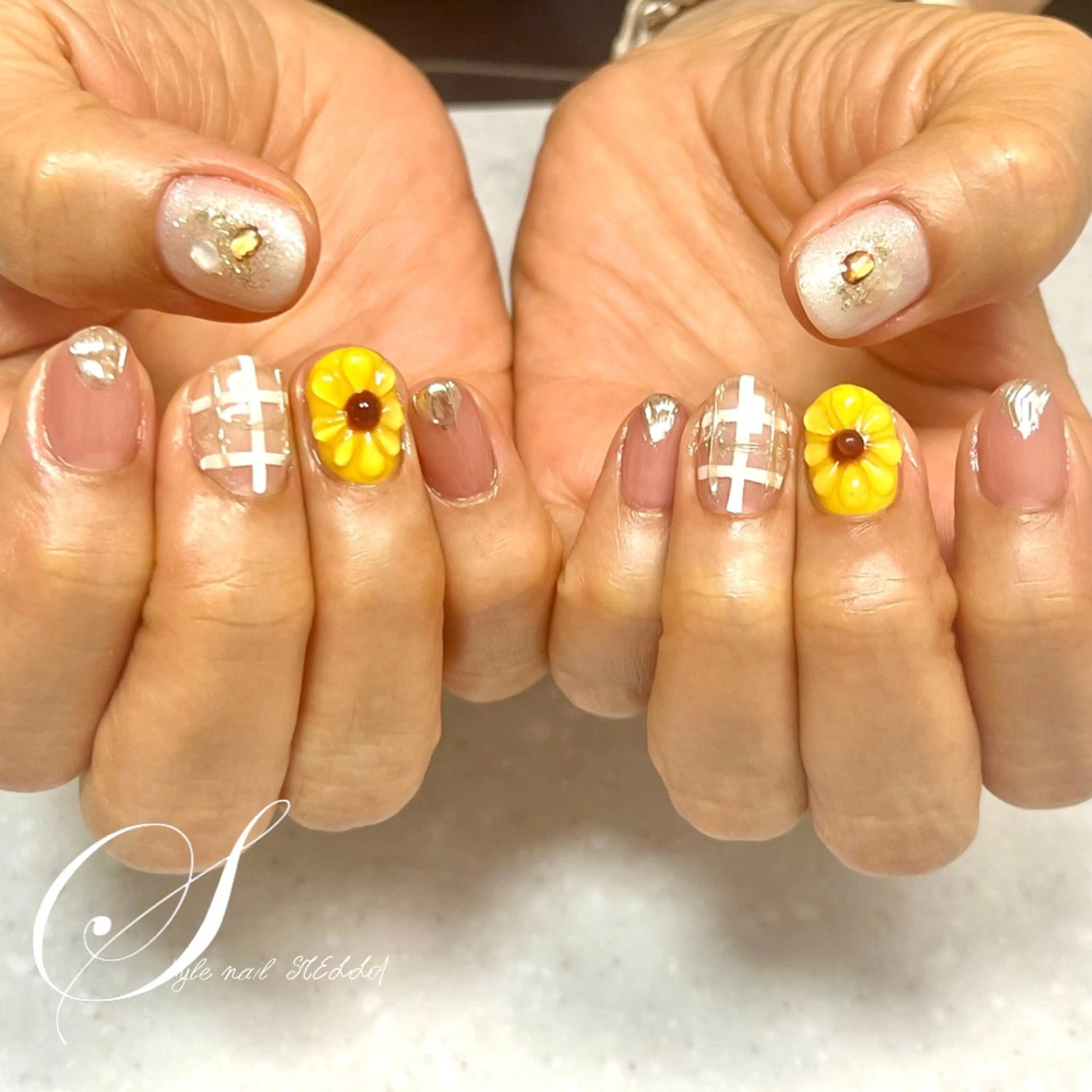 ネイル 夏ネイル ハンドネイル ステラ marikominoのネイルデザイン