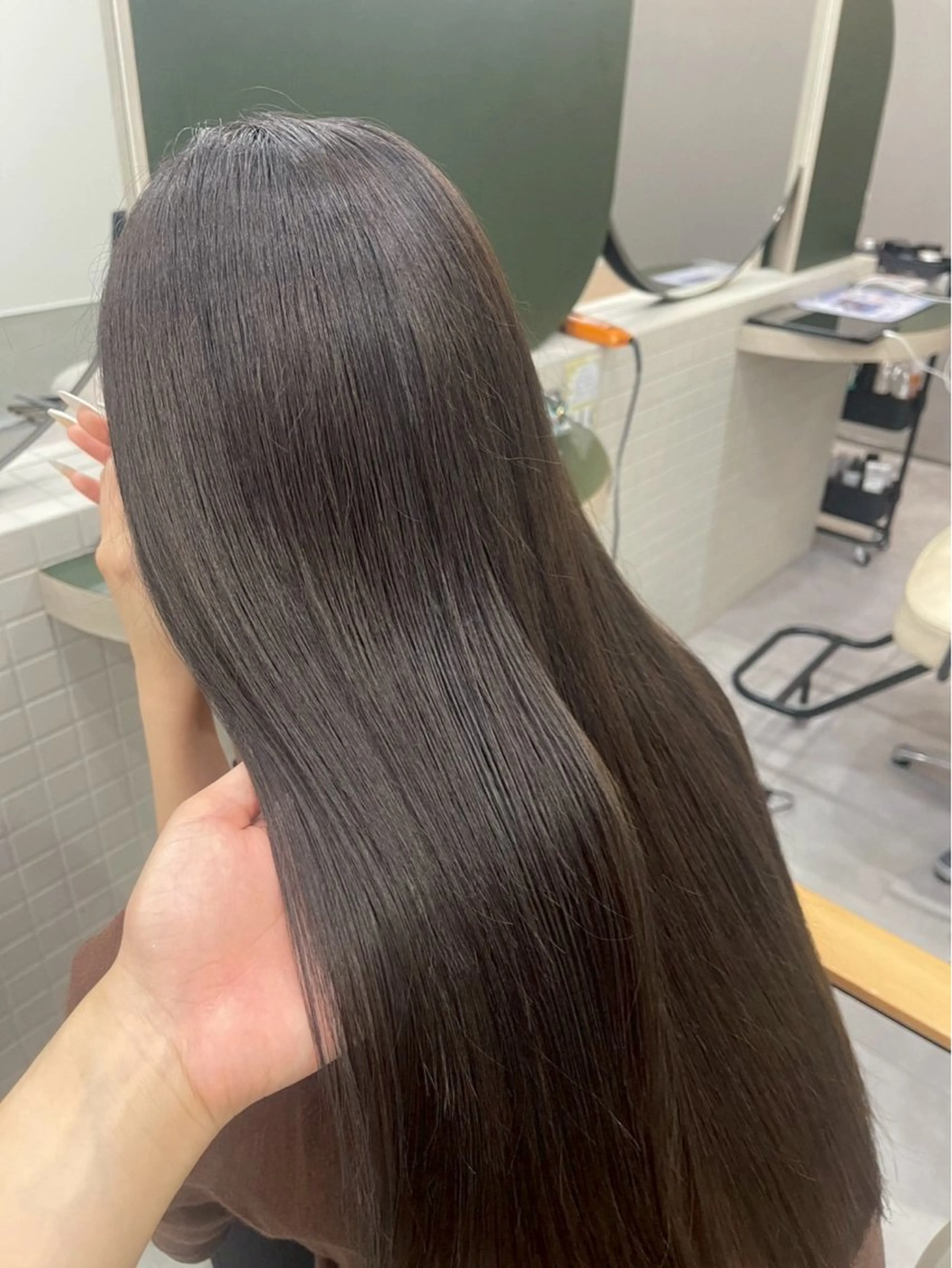 ロング ヘアカラー Lutowa plus所属・ヨシザキ カノンのヘアスタイル