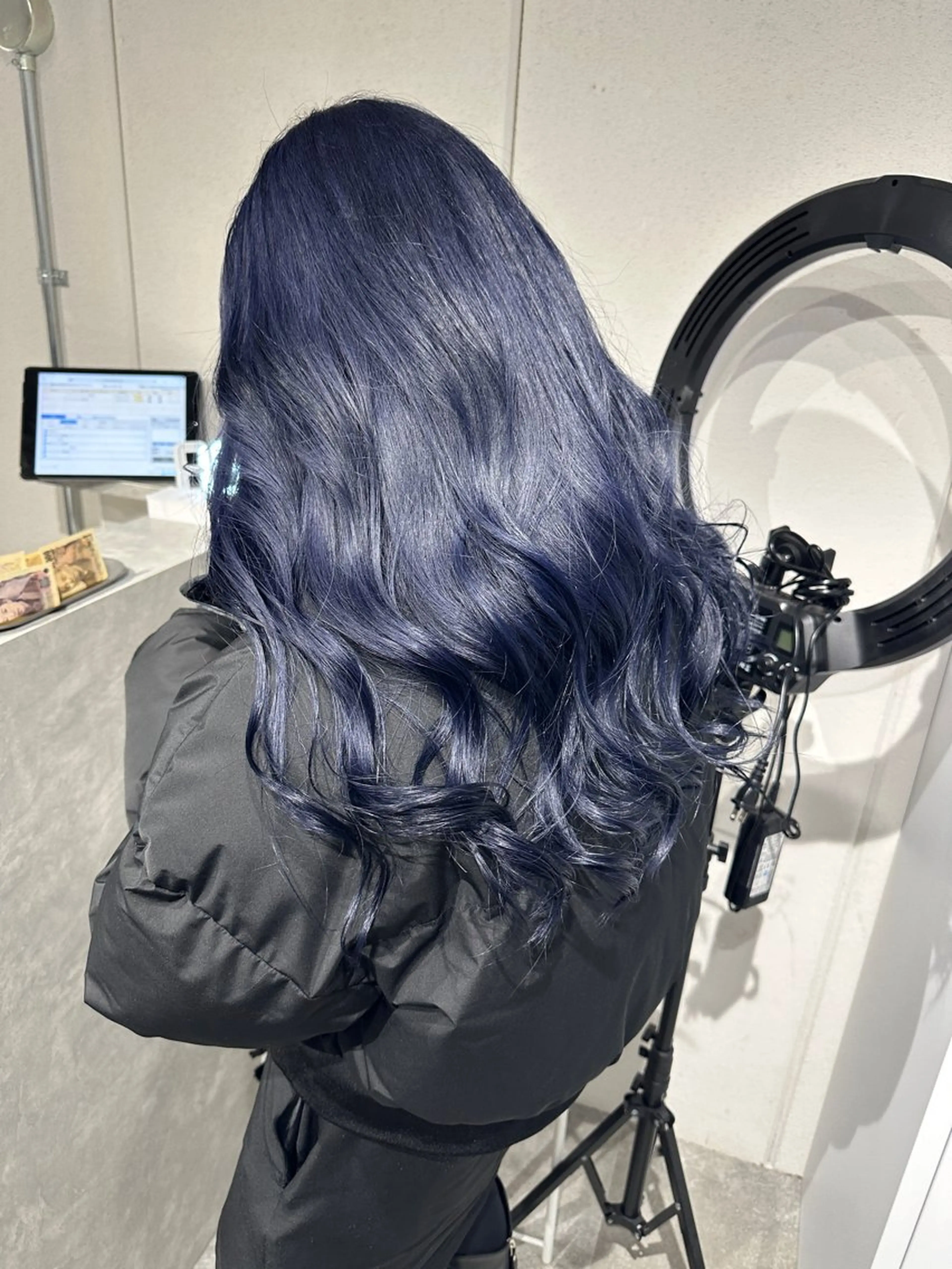 ロング Nozomi/透明感 /デザインカラーのヘアスタイル