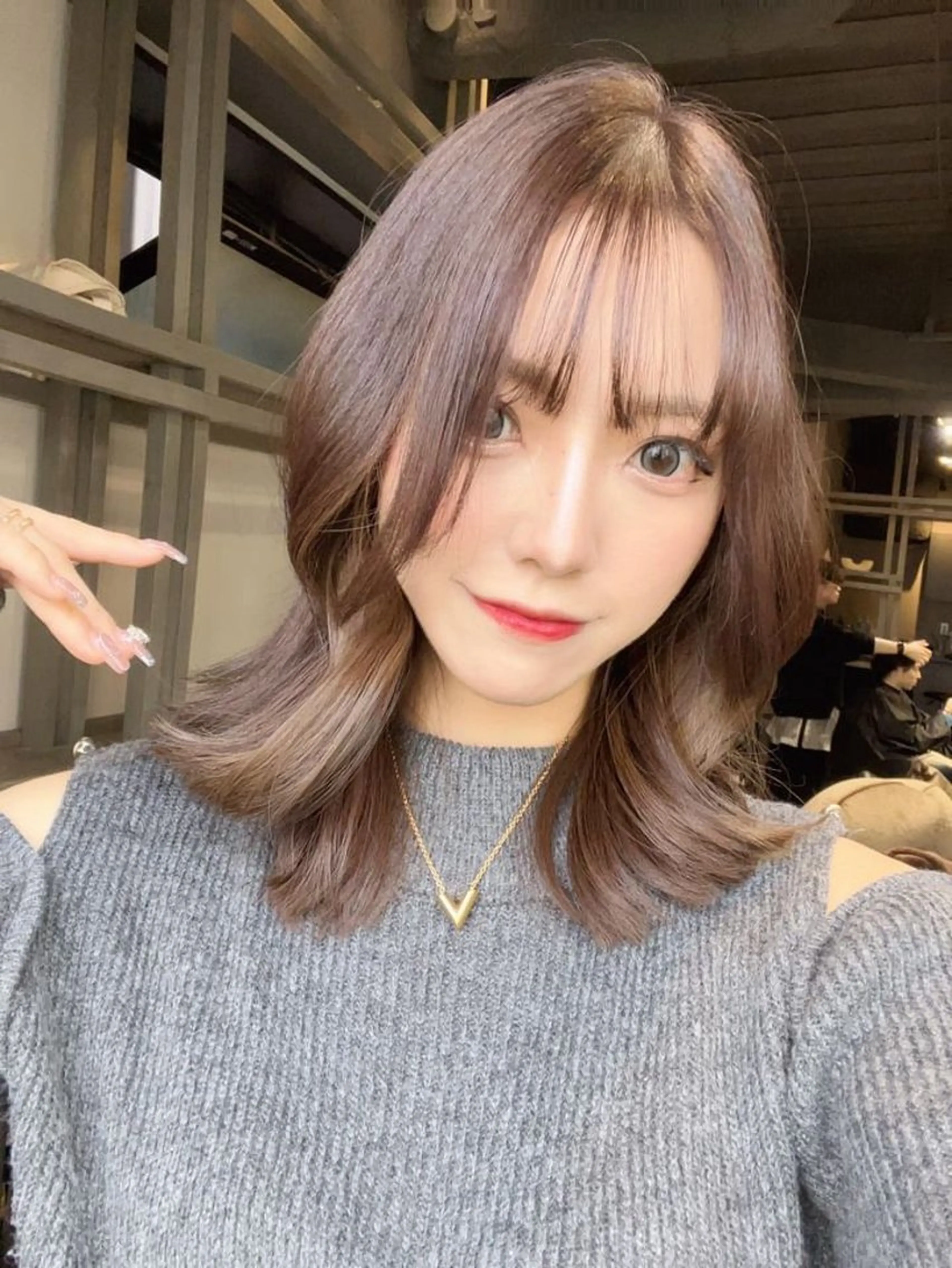 ミディアム カラー ベージュ/グレージュ 恵比寿/丸山陽平のヘアスタイル